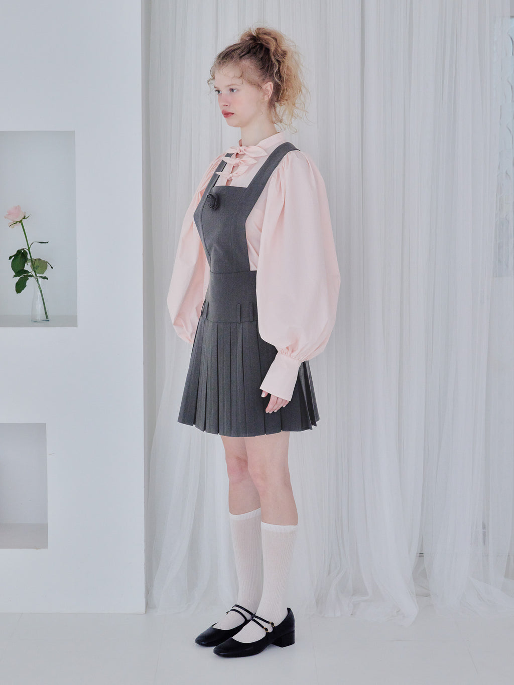 Rose pleated apron dress グレー size:M model:173cm Olesia