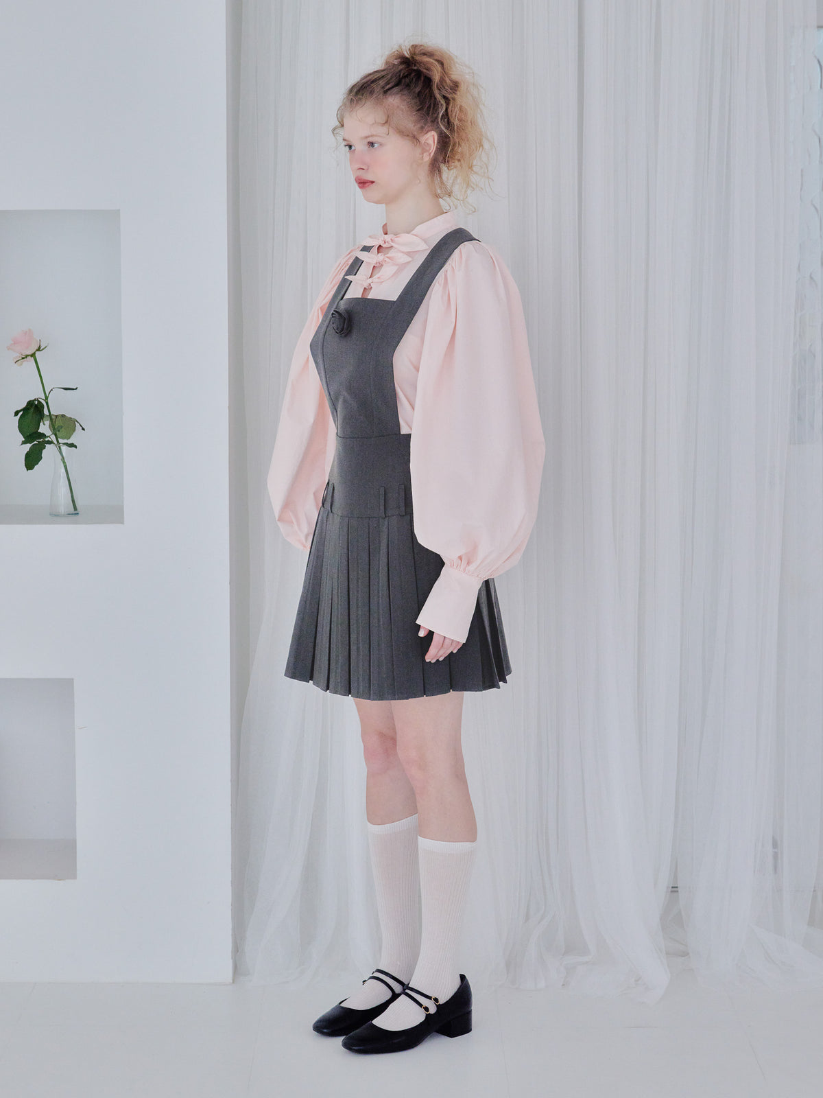 Rose pleated apron dress グレー size:M model:173cm Olesia