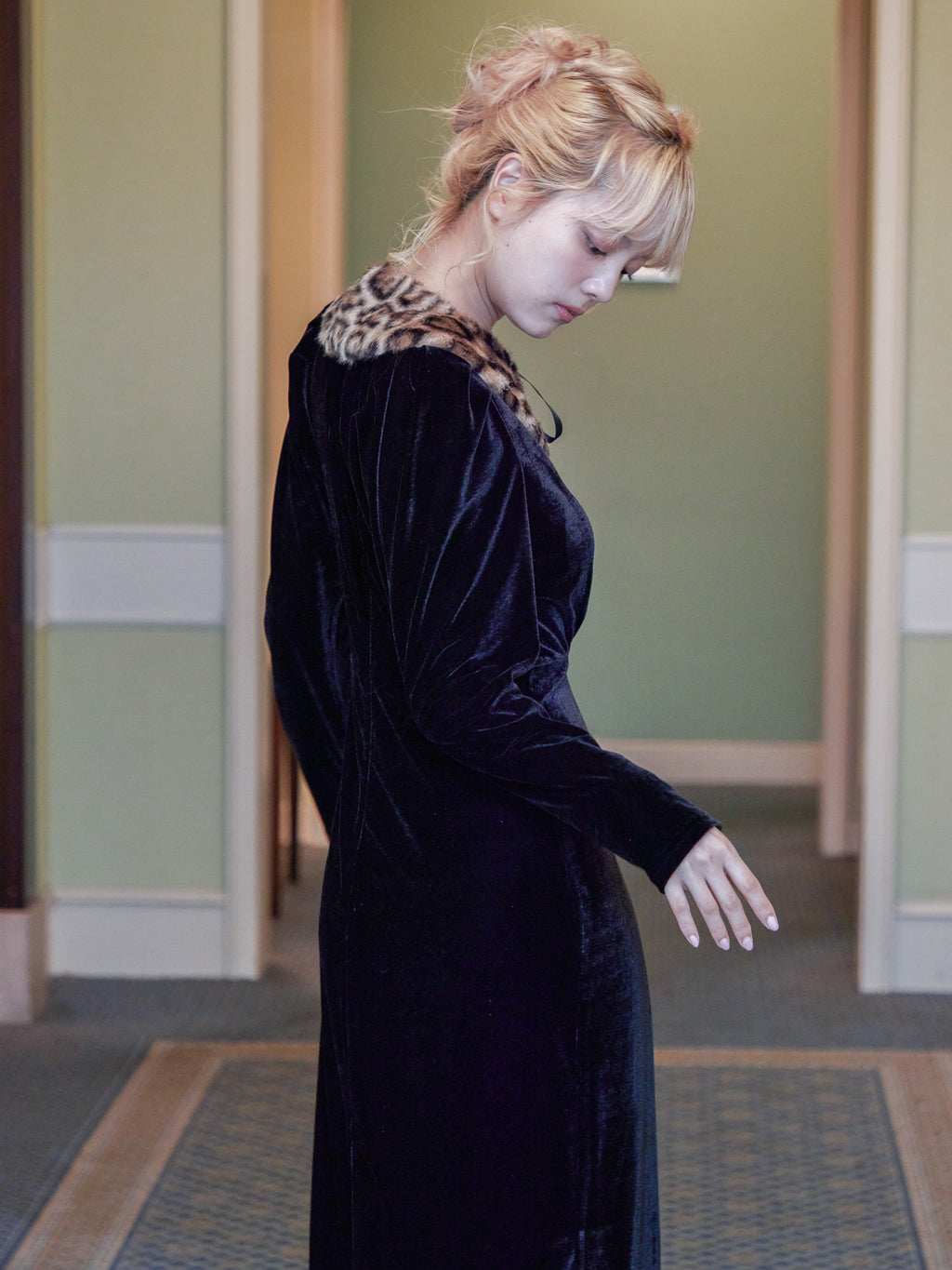 Ribbon embroidered velour dress & tippet ブラック size:M model:163cm MINAMI