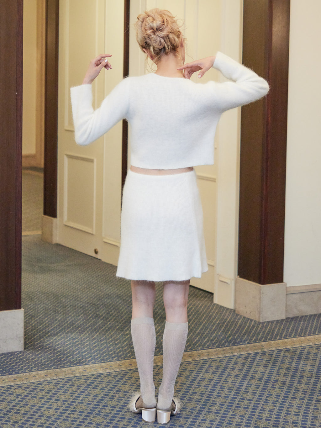 Shaggy mini skirt ホワイト size:M model:163cm MINAMI