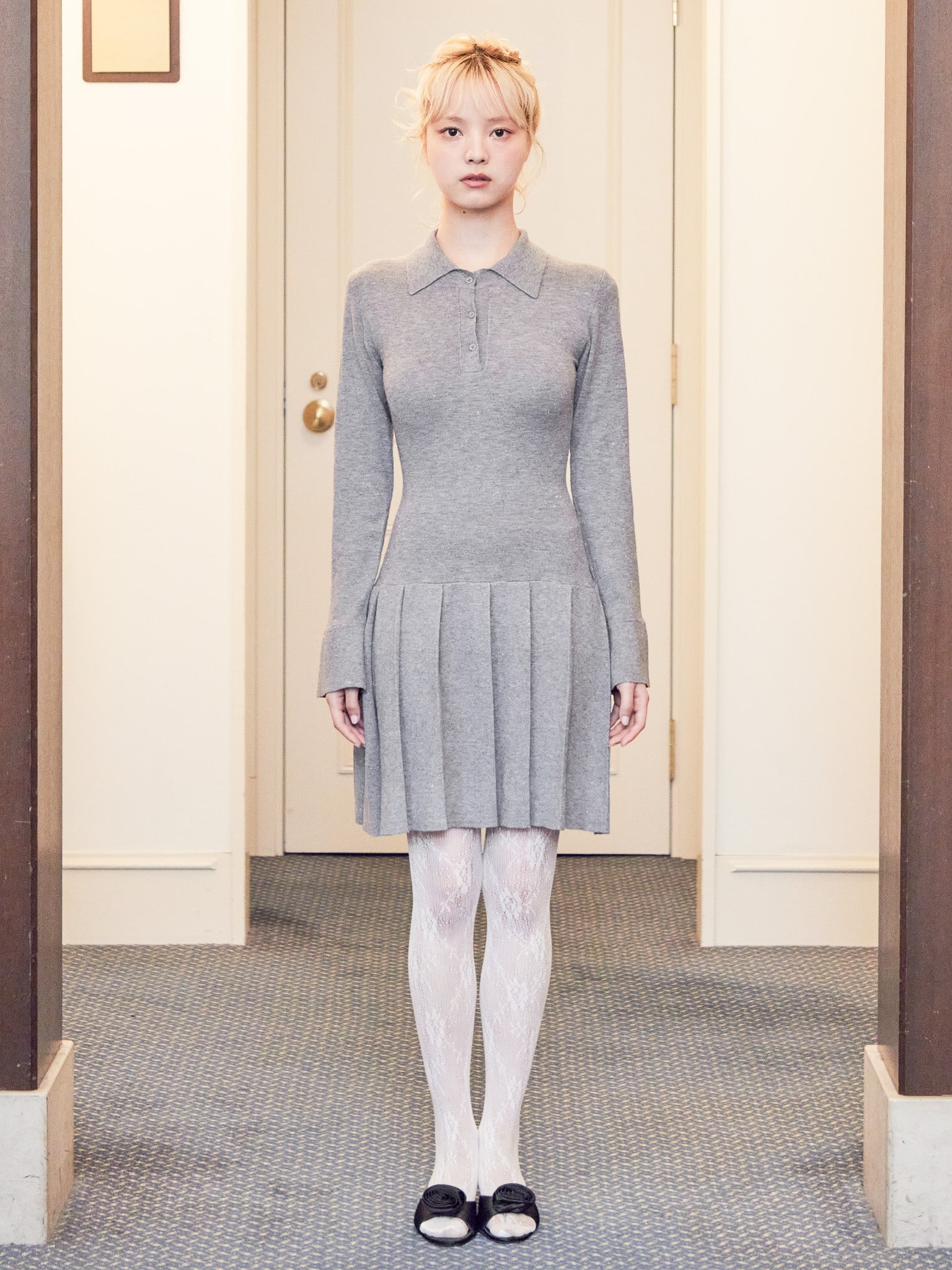 Low waist pleated glitter knit dress グレー size:M model:163cm MINAMI