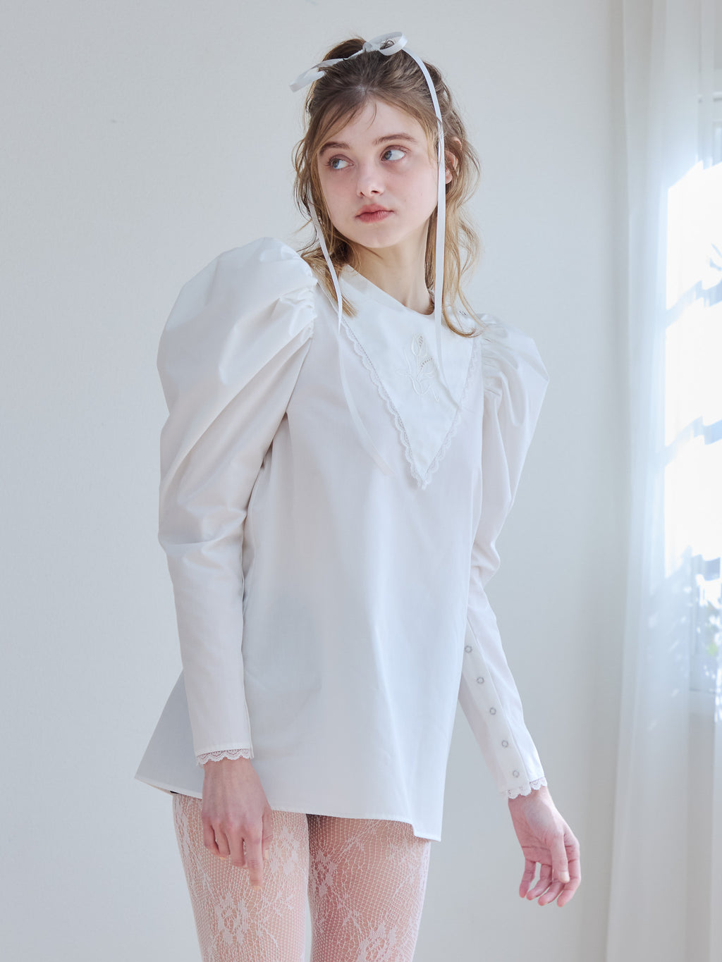 Tulip embroidered volume sleeve blouse ホワイト size:M model:174cm KATERYNA