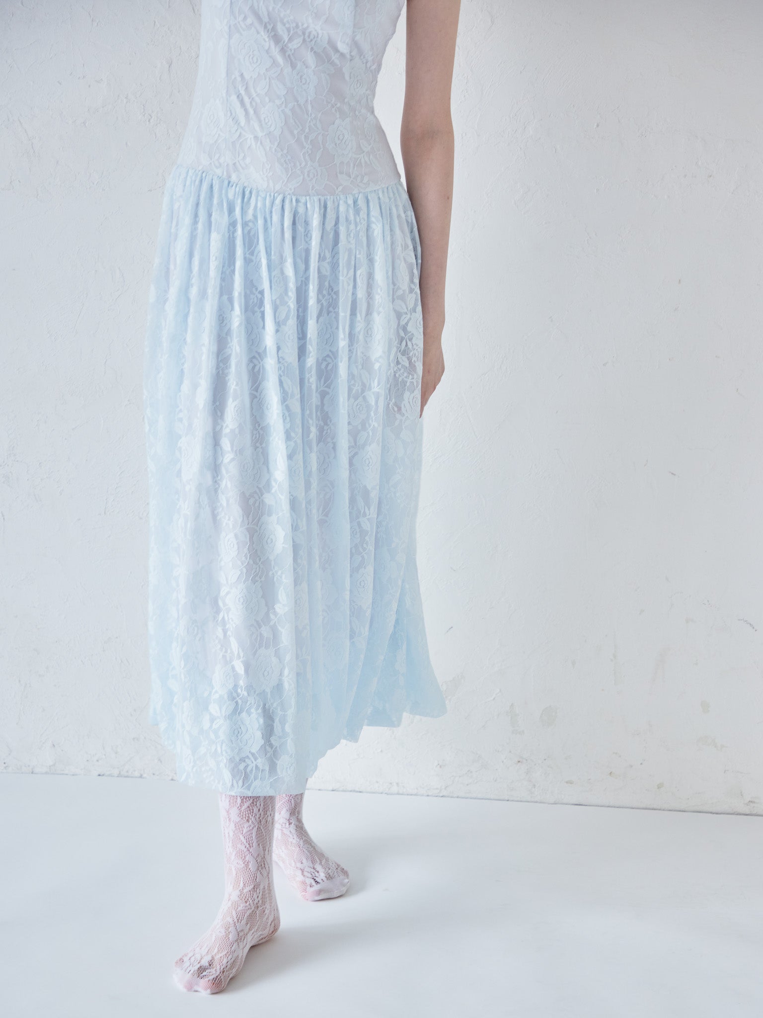 Low switching rose lace dress サックス size:M model:170cm ALICE