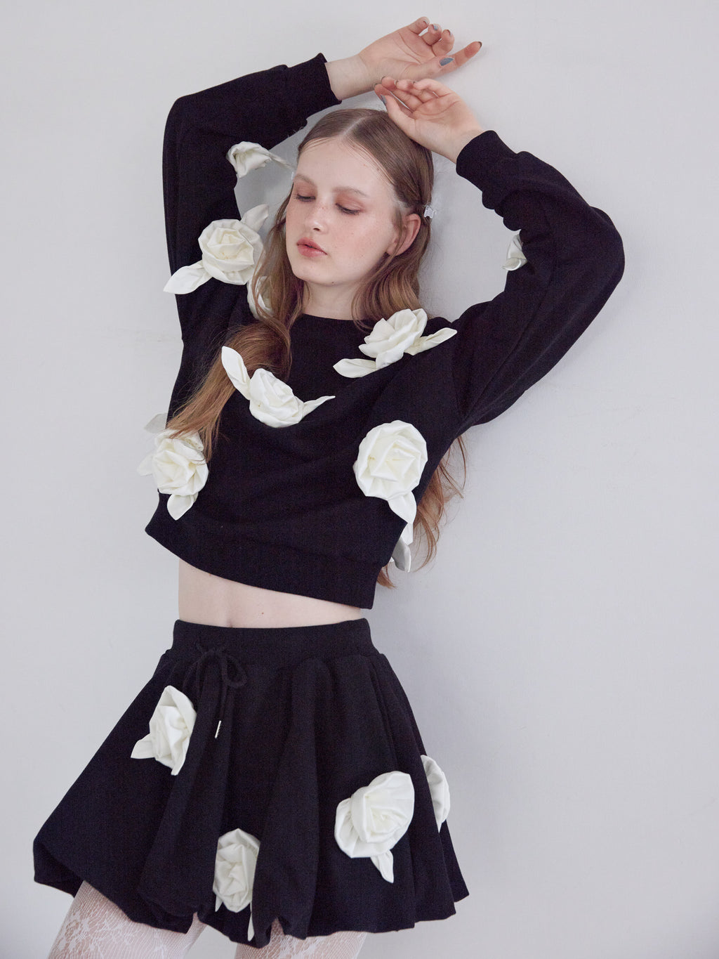 Many rose sweat top ブラック size:M model:173cm ALINA