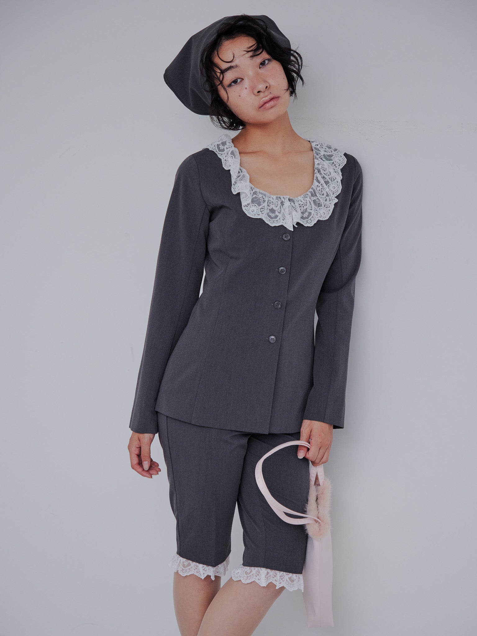 Lace trimmed tailored blouse グレー size:M model:161cm 富樫かなえ