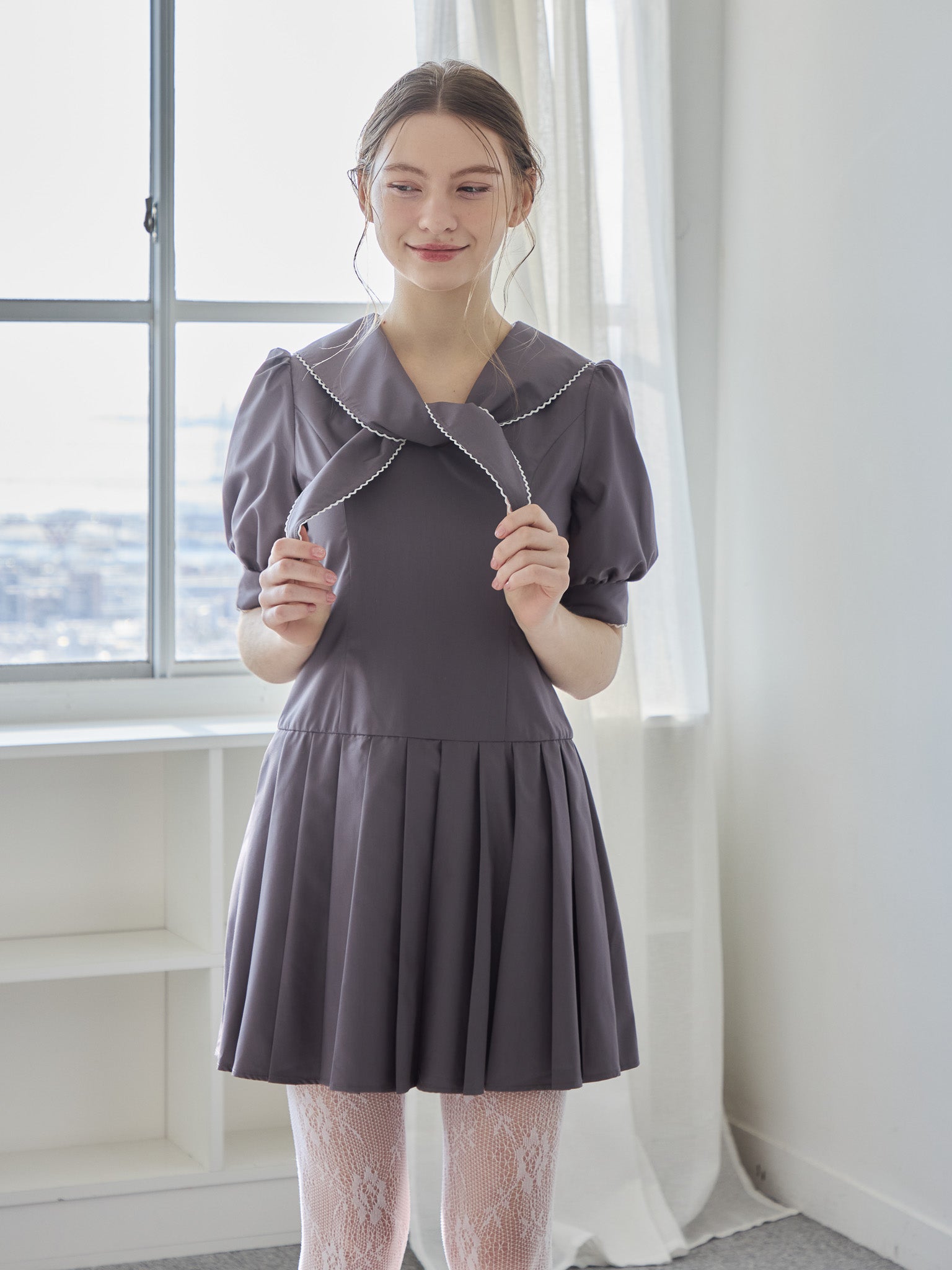 Low waist pleated mini dress グレー size:M model:171cm ANIUTA