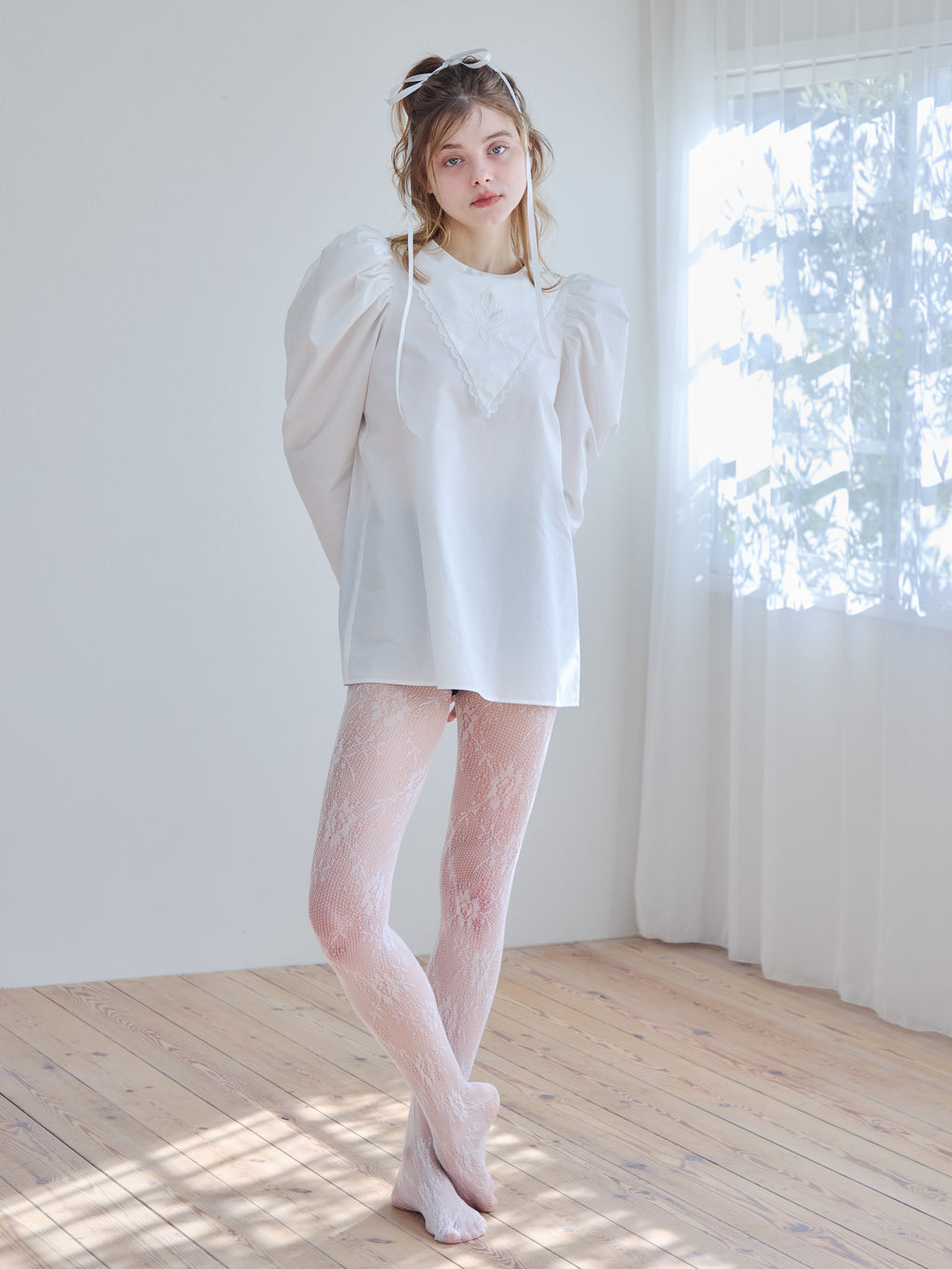 Tulip embroidered volume sleeve blouse ホワイト size:M model:174cm KATERYNA