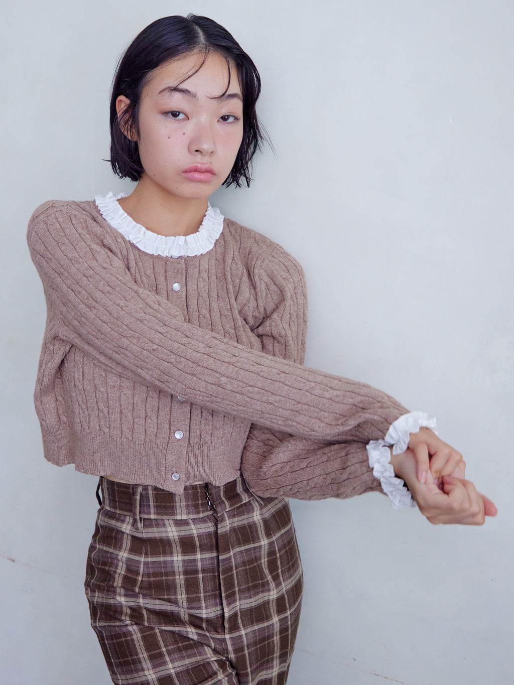 Frilly cable knit cardigan モカ size:M model:161cm 富樫かなえ