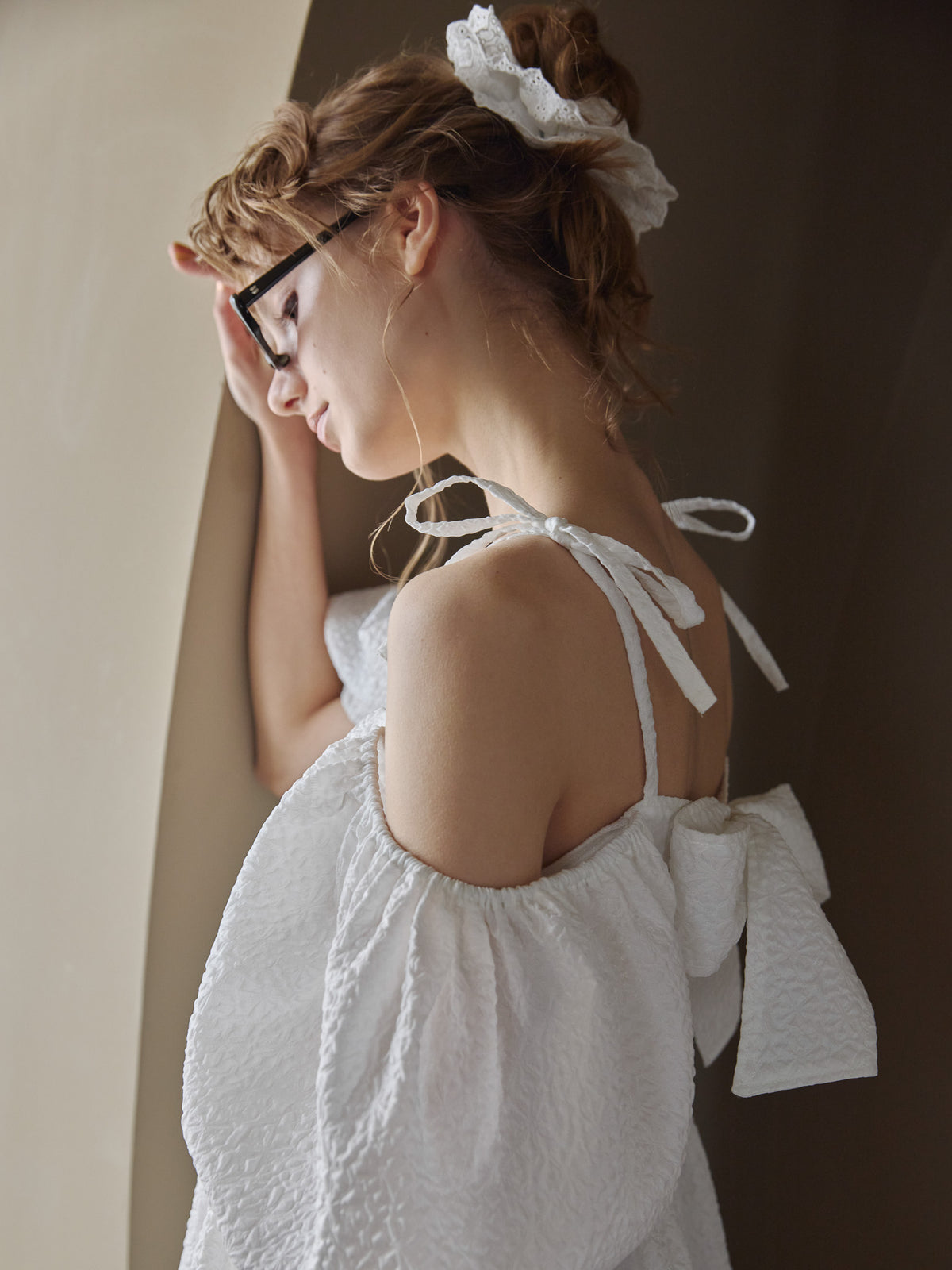 Back ribbon embossed volume mini dress ホワイト size:M model:175cm MARTA