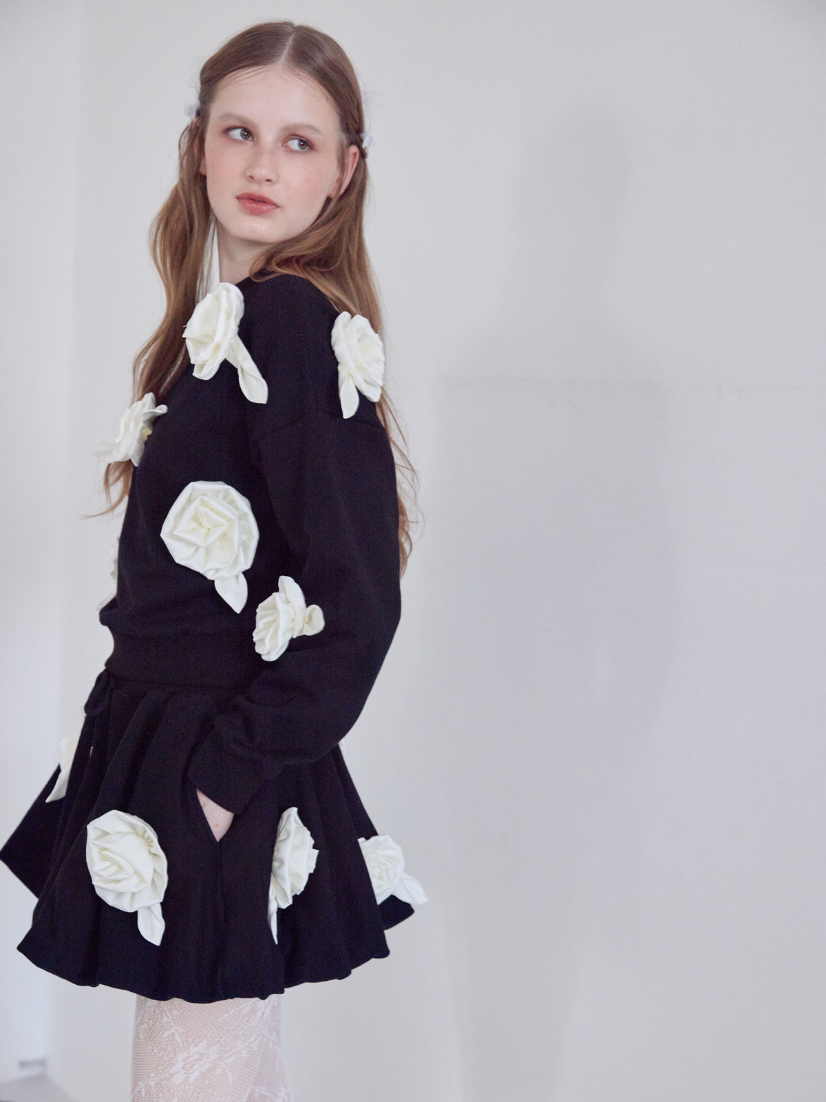 Many rose sweat top ブラック size:M model:173cm ALINA