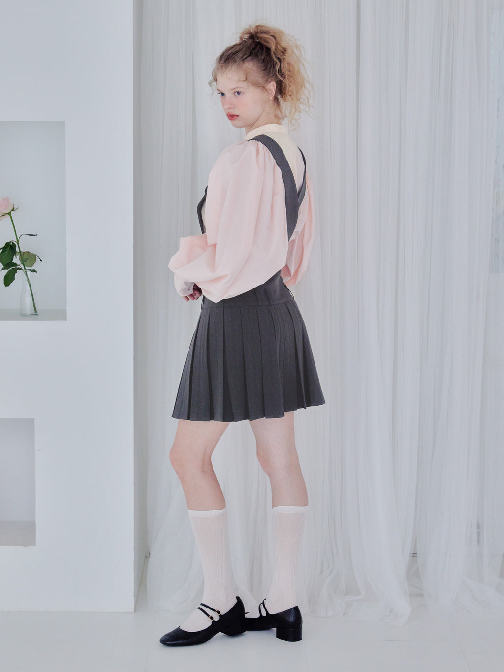 Rose pleated apron dress グレー size:M model:173cm Olesia
