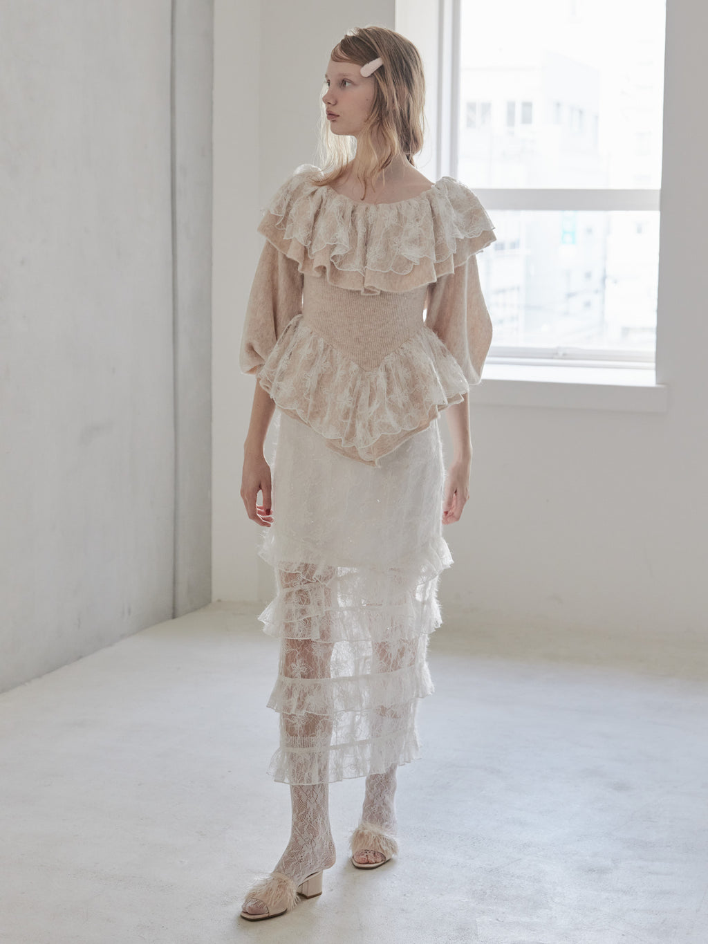 Shiny lace tiered skirt ホワイト size:M model:173cm DASHA.G