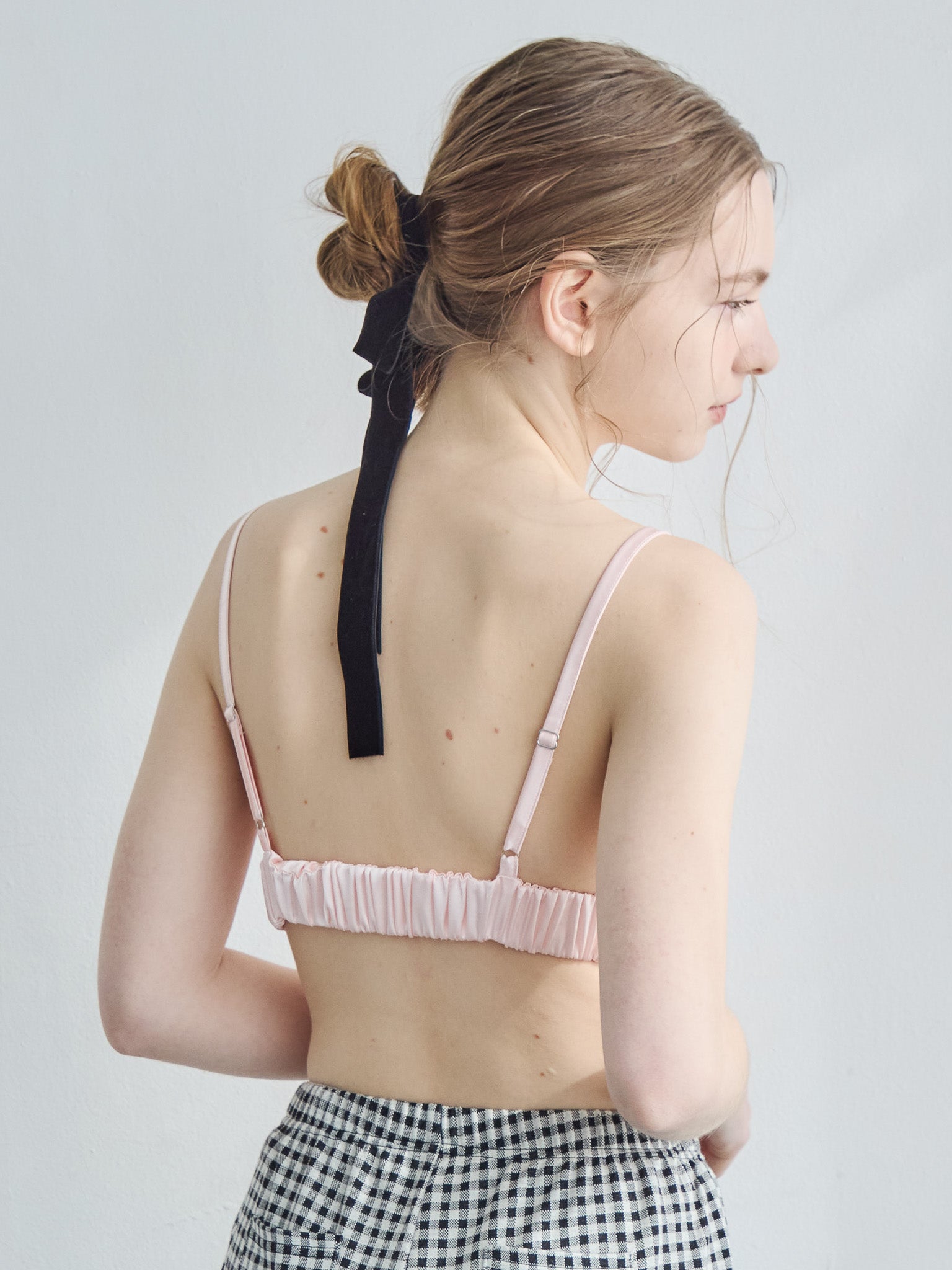 Satin bra top ピンク size:M model:171cm ANIUTA