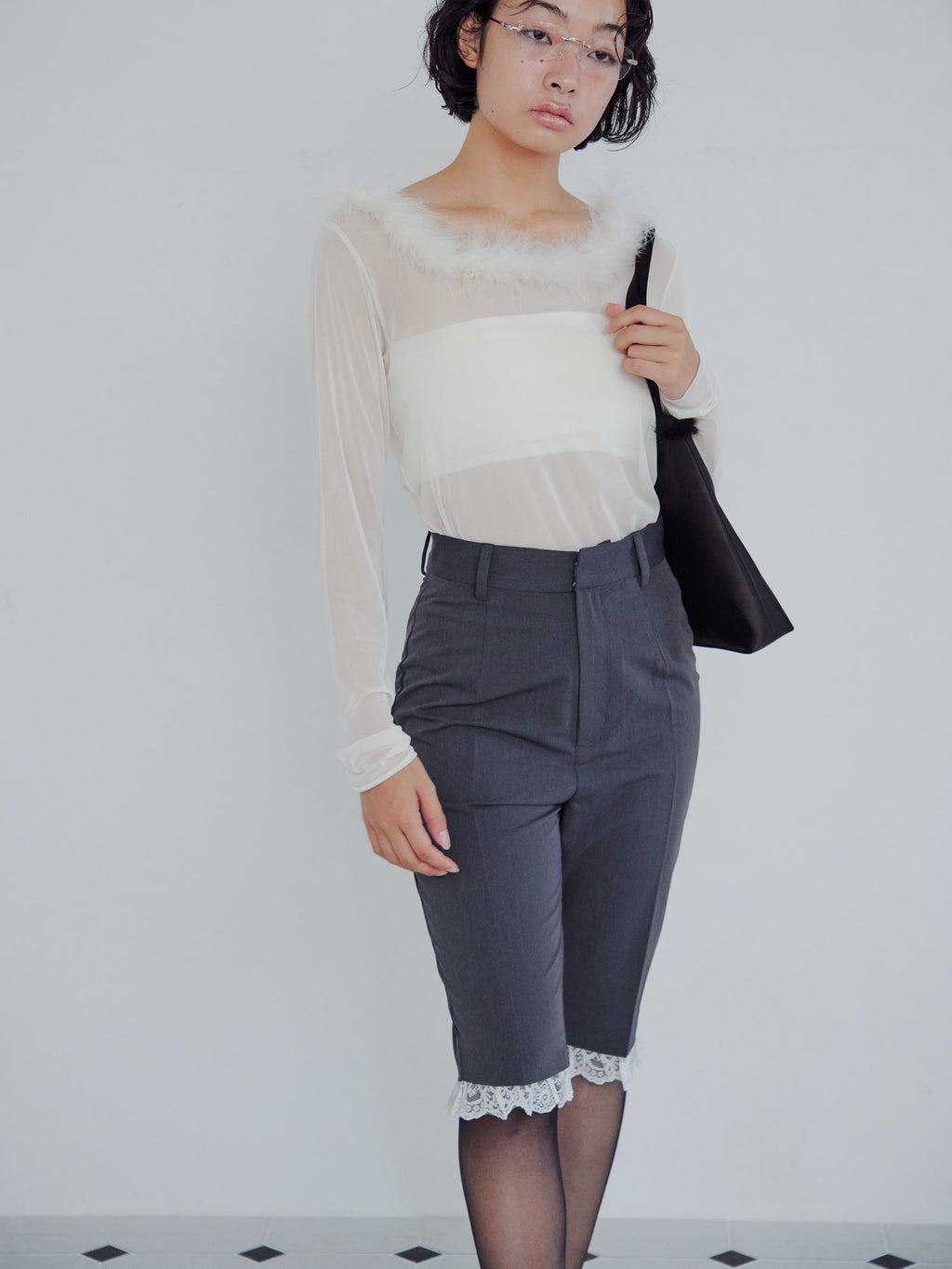 Hem lace sabrina pants グレー size:M model:161cm 富樫かなえ