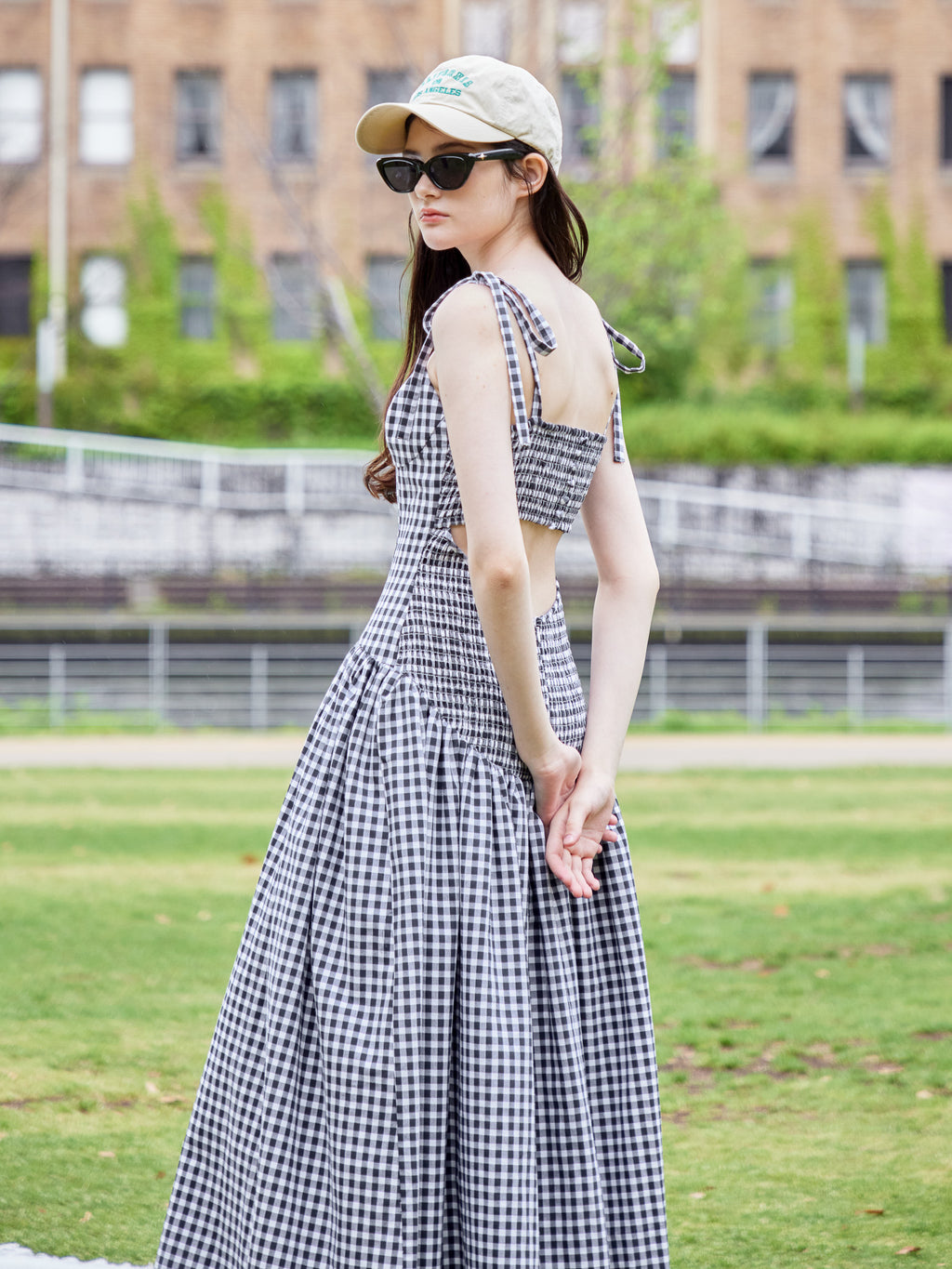 Gingham check back open dress ブラック size:M model:170cm ALICE