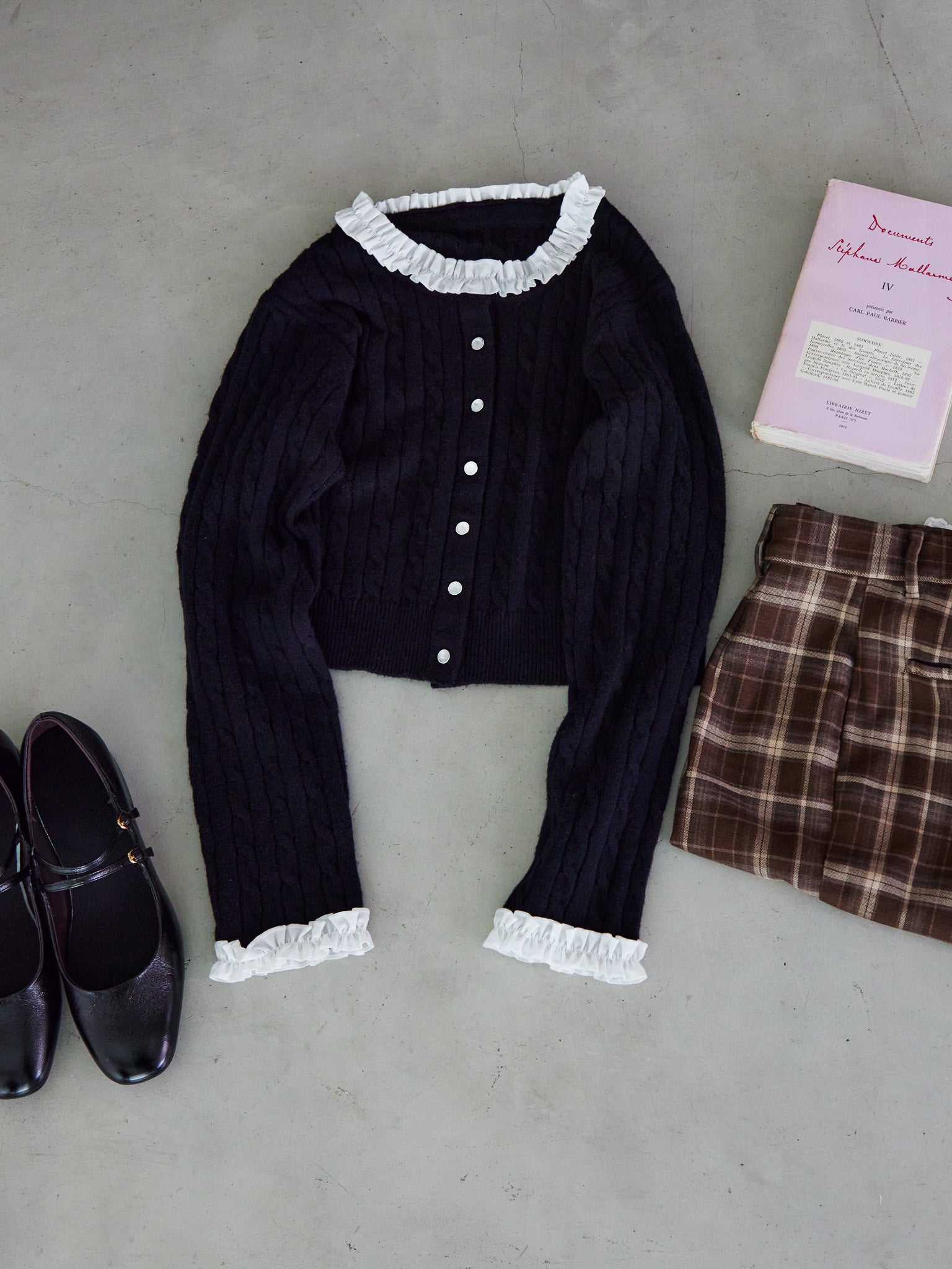 Frilly cable knit cardigan ブラック