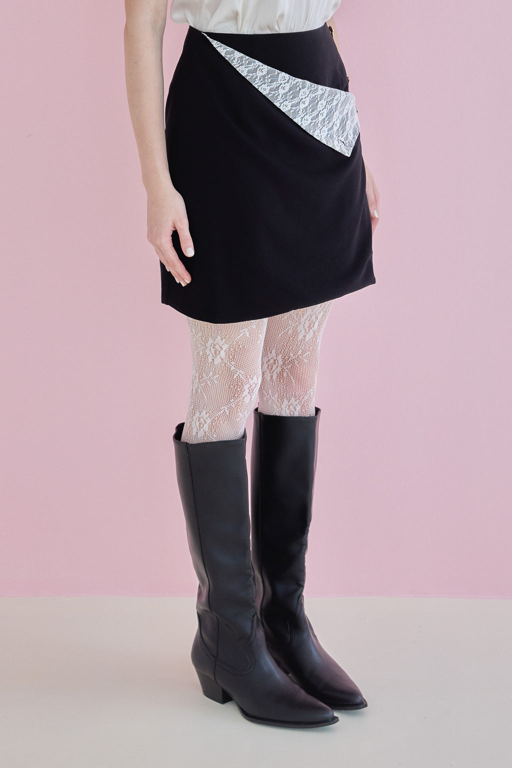 Lace lined mini skirt ブラック size:M model:173cm Olesia