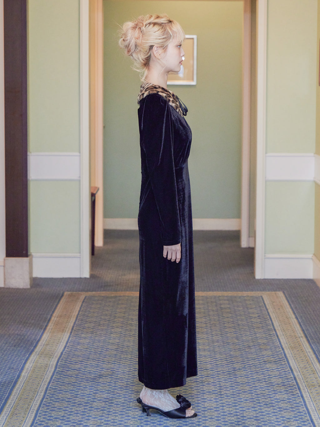 Ribbon embroidered velour dress & tippet ブラック size:M model:163cm MINAMI