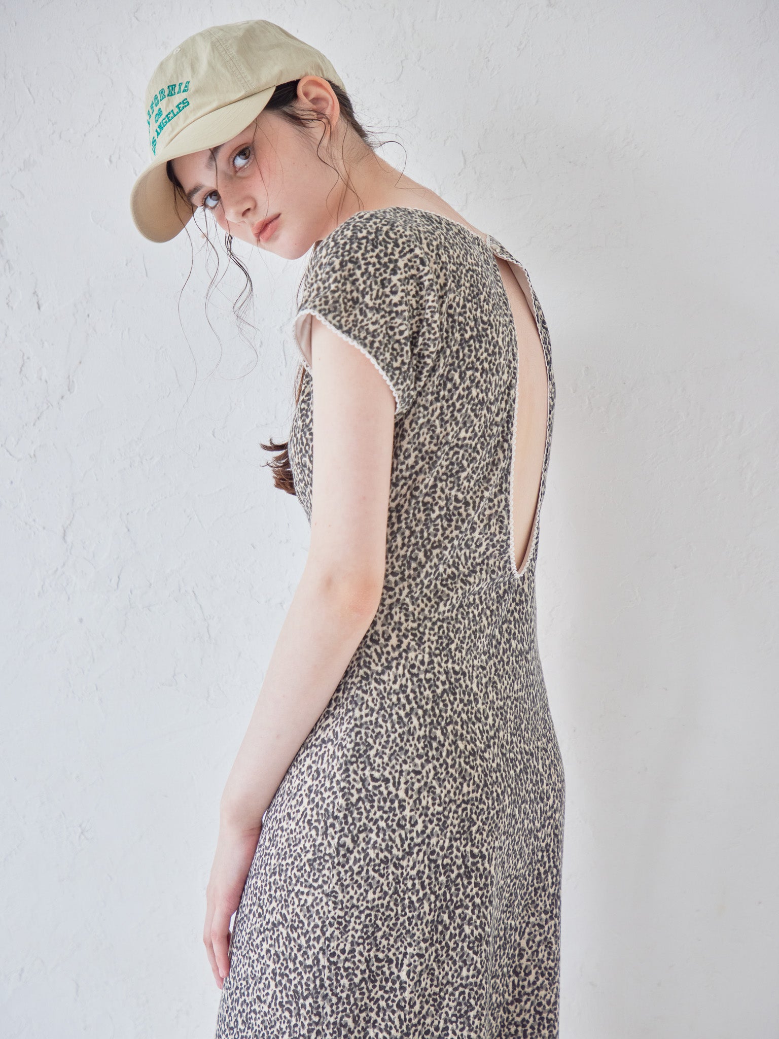 Back open print cut dress ブラウン size:M model:170cm ALICE