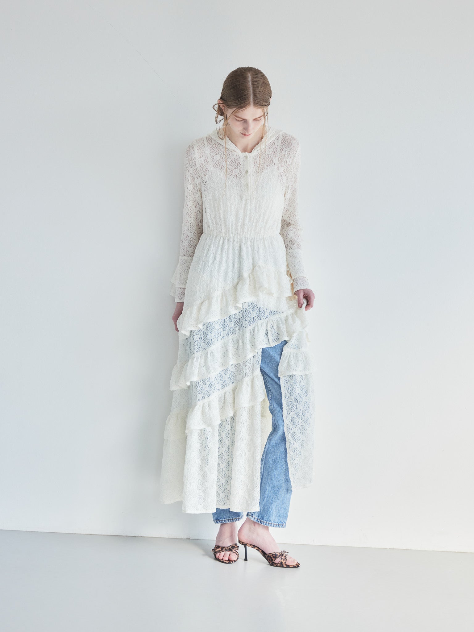 Hoodie race dress アイボリー size:M model:174cm LERA