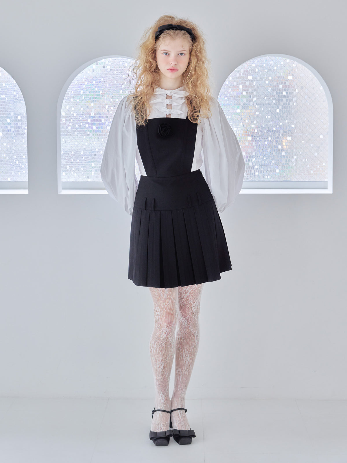 Rose pleated apron dress ブラック size:M model:173cm Olesia