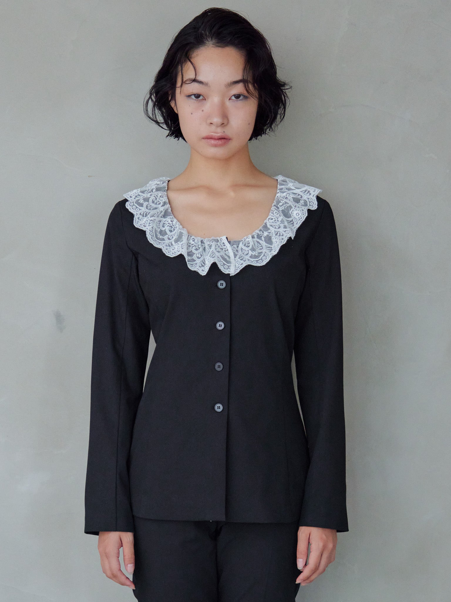 Lace trimmed tailored blouse ブラック size:M model:161cm 富樫かなえ