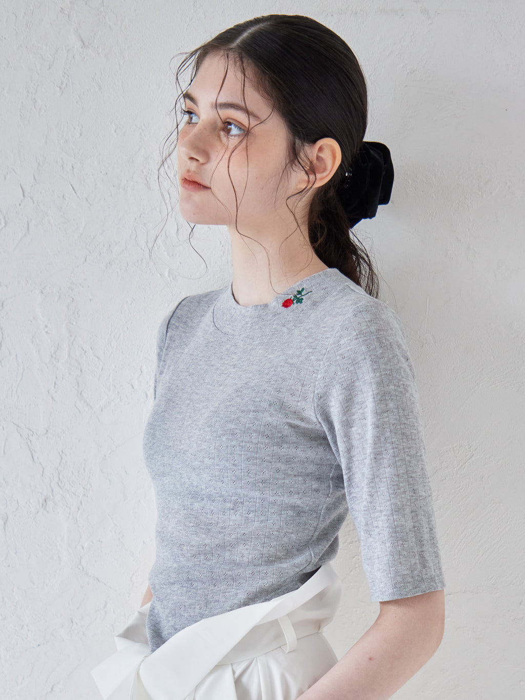 Rose embroidery eyelet short top グレー size:M model:170cm ALICE
