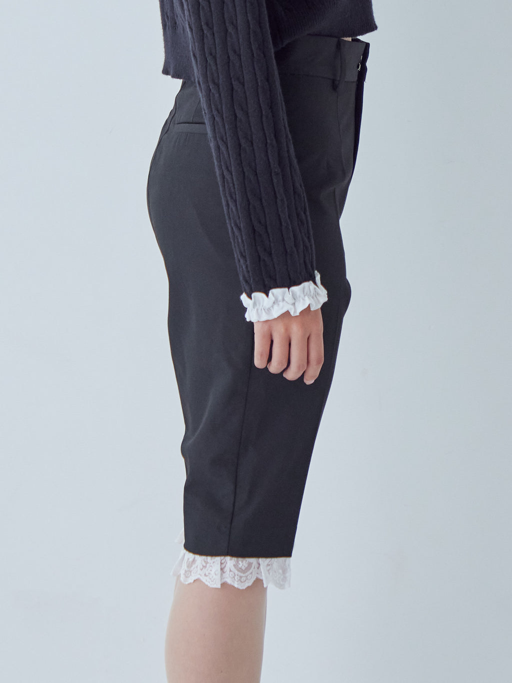 Hem lace sabrina pants ブラック size:M model:161cm 富樫かなえ
