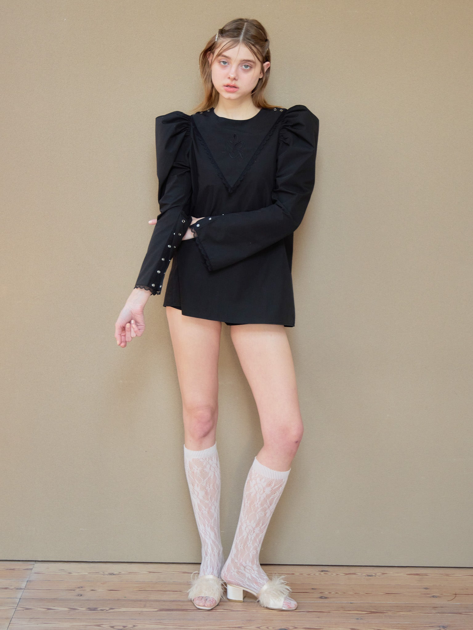 Tulip embroidered volume sleeve blouse ブラック size:M model:174cm KATERYNA