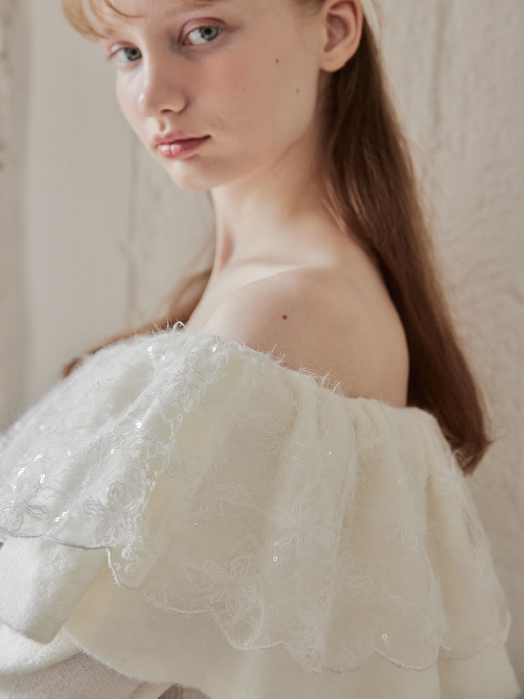 Shiny lace frill knit top ホワイト size:M model:173cm DASHA.G