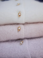 Shell button shaggy cardigan model:163cm MINAMI
