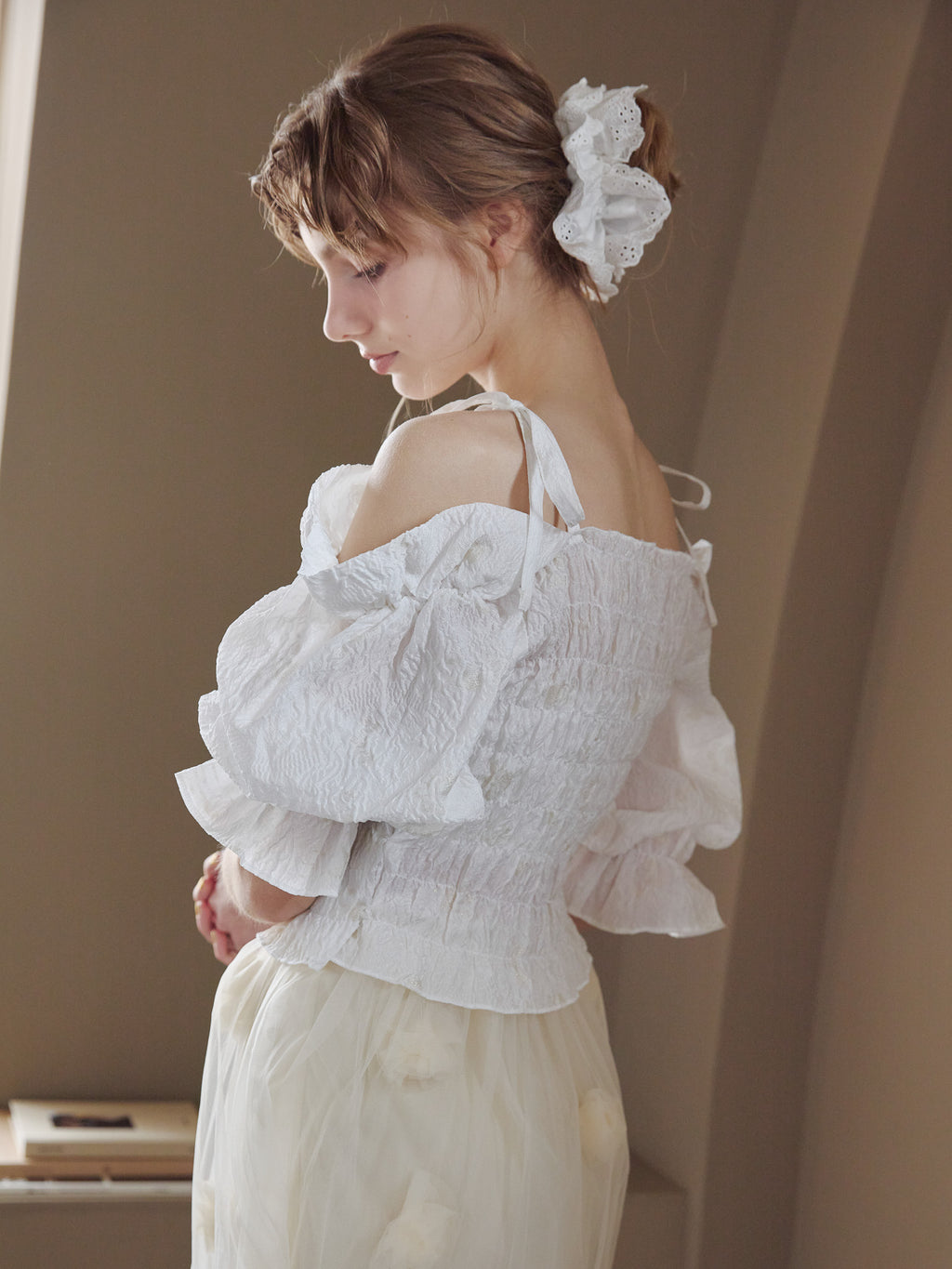 Sheer jacquard off shoulder blouse ホワイト size:M model:175cm MARTA