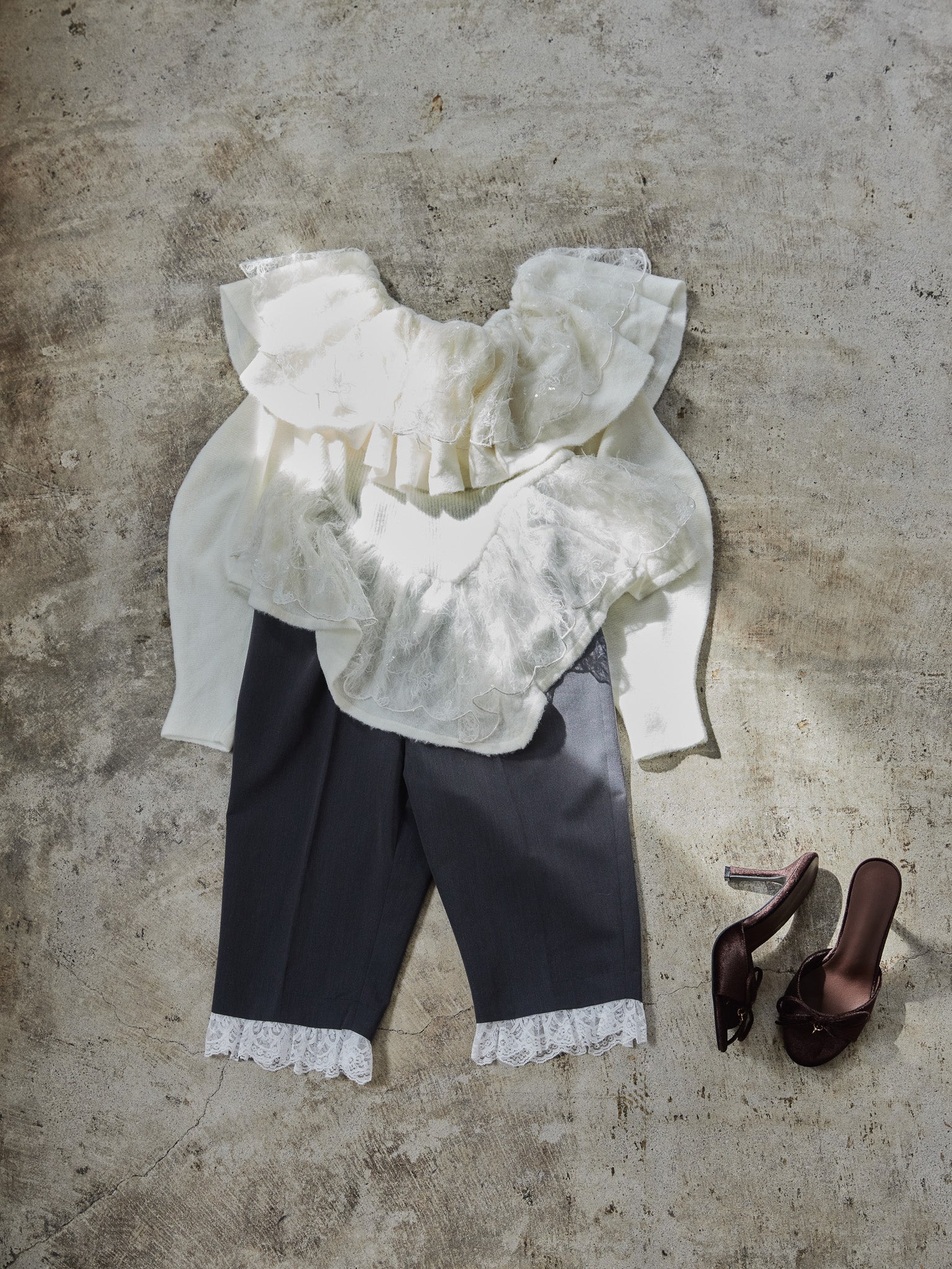 Shiny lace frill knit top ホワイト