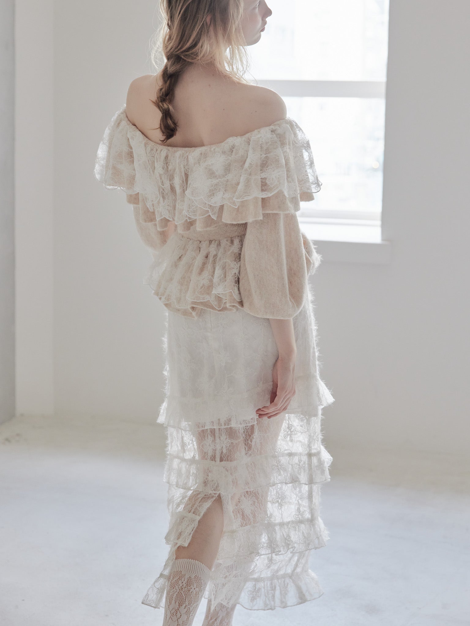 Shiny lace tiered skirt ホワイト size:M model:173cm DASHA.G