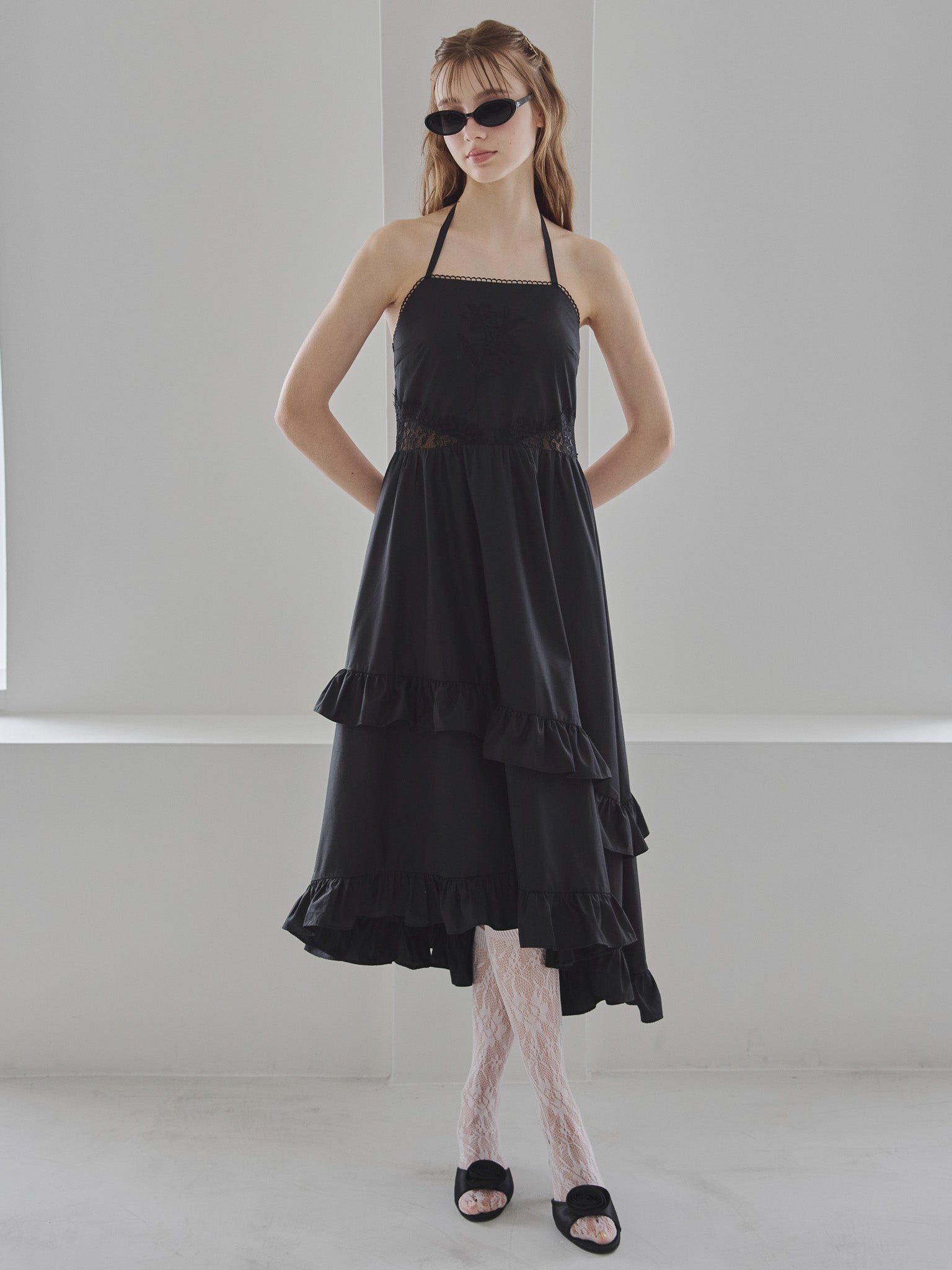 Lily embroidered apron long dress ブラック size:M model:175cm MARTA