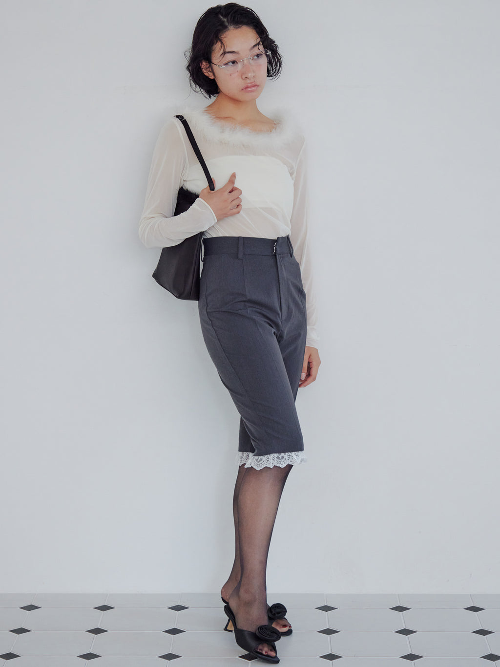 Hem lace sabrina pants グレー size:M model:161cm 富樫かなえ