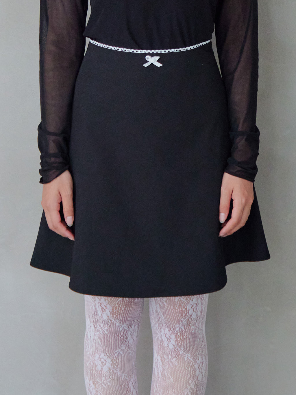 Hem flare mini skirt ブラック size:M model:161cm 富樫かなえ
