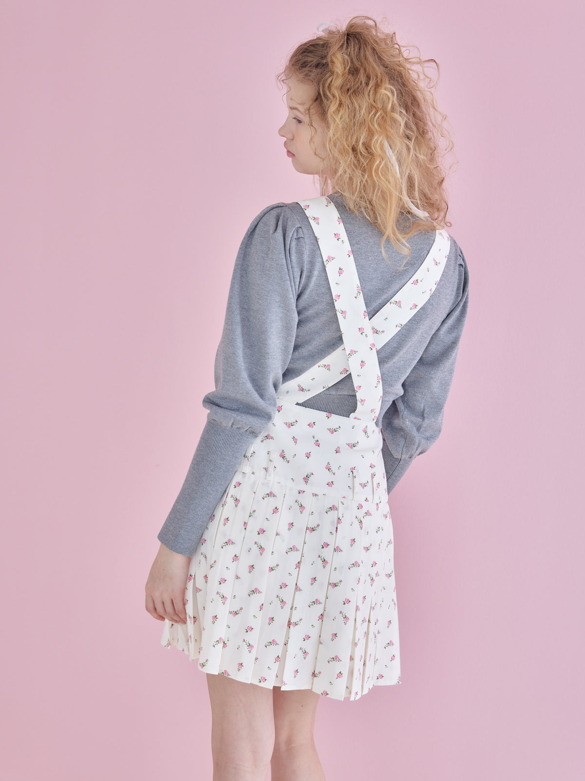 Rose pleated apron dress ホワイト size:M model:173cm Olesia