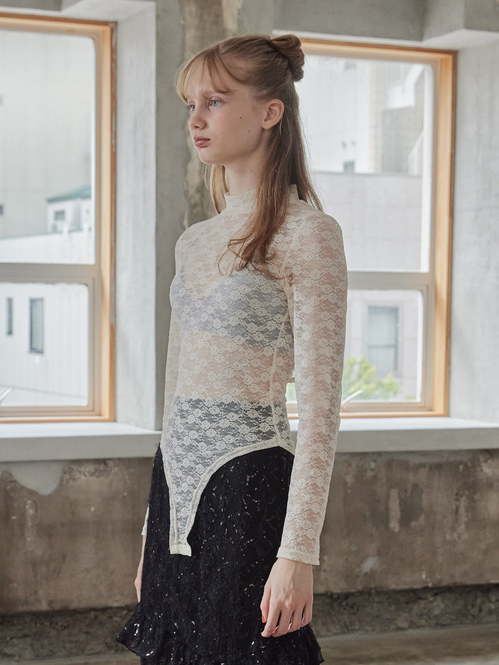 Back open race bodysuit アイボリー size:M model:173cm DASHA.G