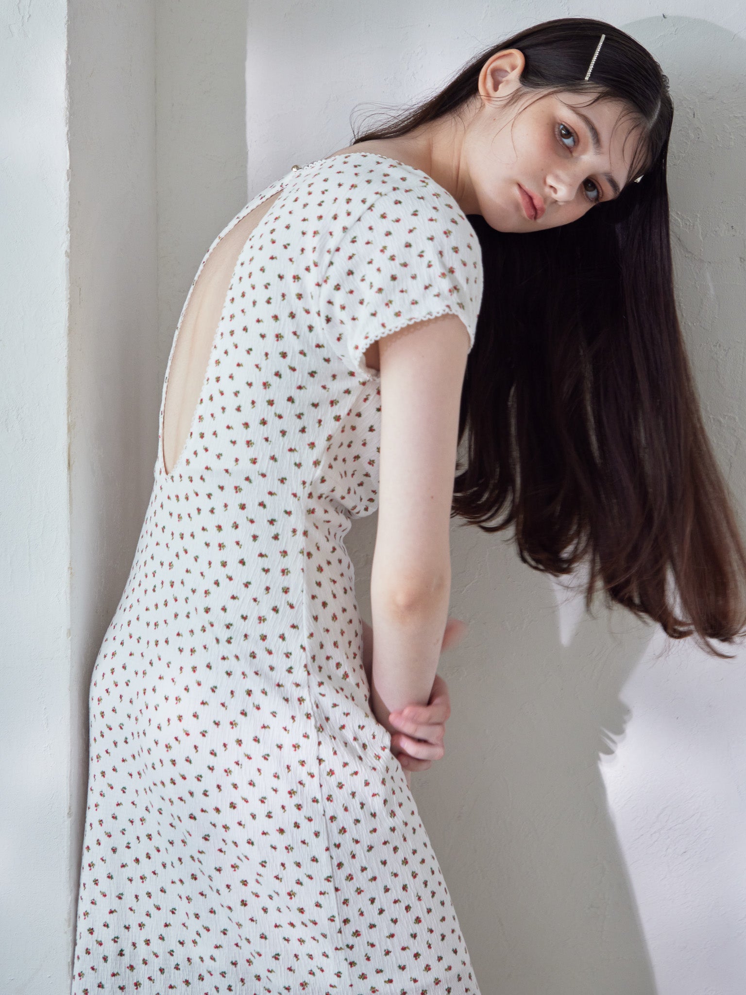 Back open print cut dress ホワイト size:M model:170cm ALICE