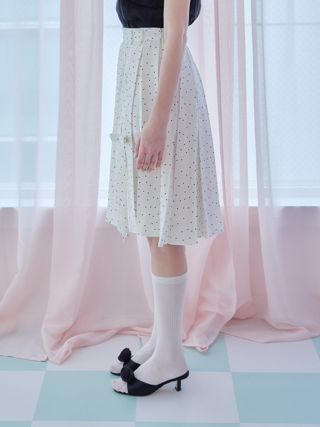 Ribbon slit pleated skirt ドット size:M model:173cm Olesia