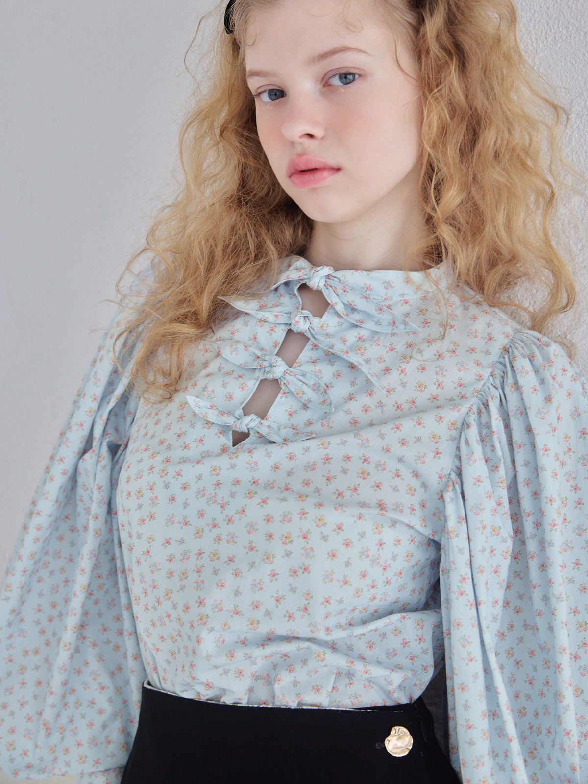Many ribbon volume sleeve blouse ブルー size:M model:173cm Olesia