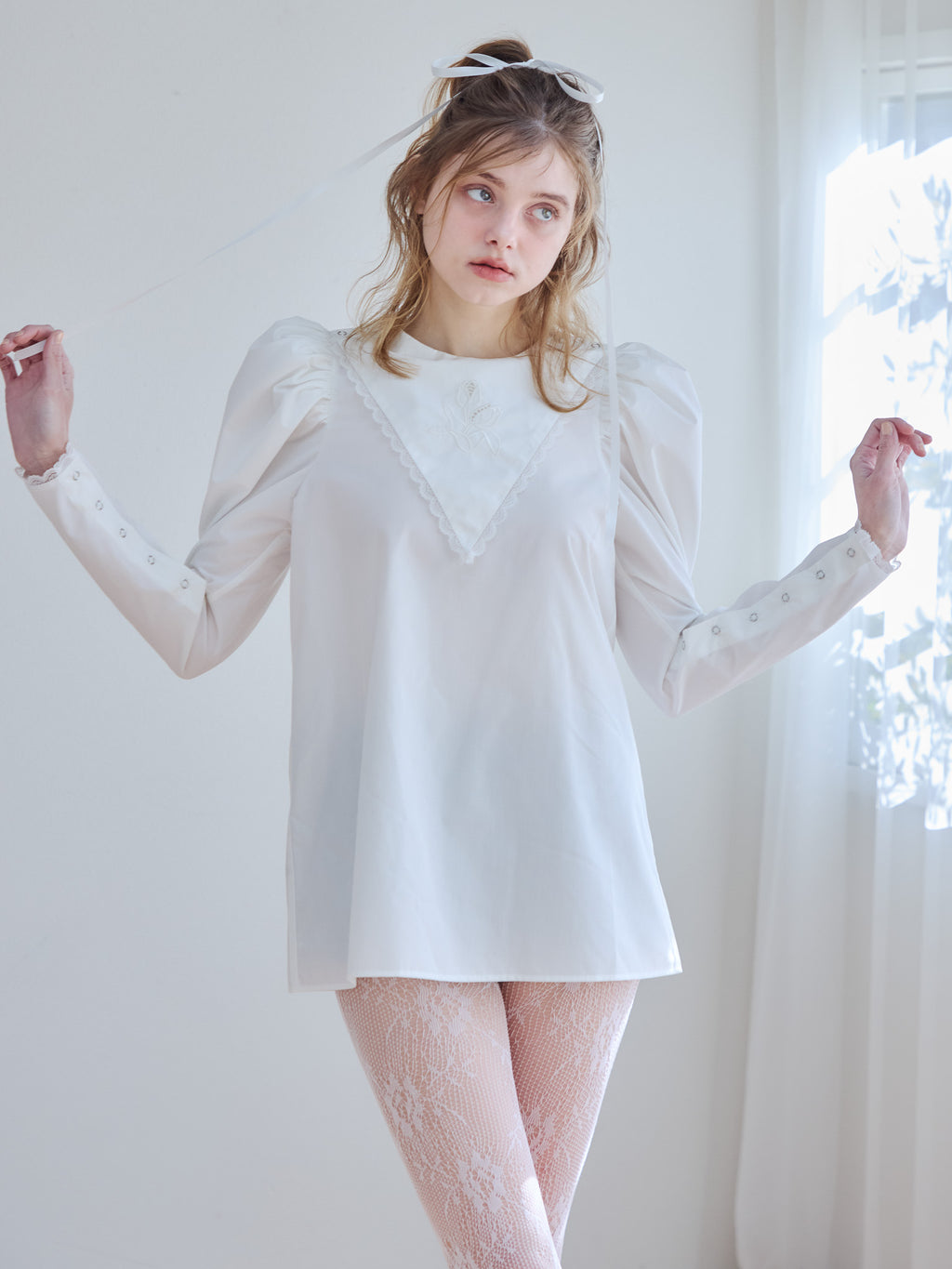 Tulip embroidered volume sleeve blouse ホワイト size:M model:174cm KATERYNA