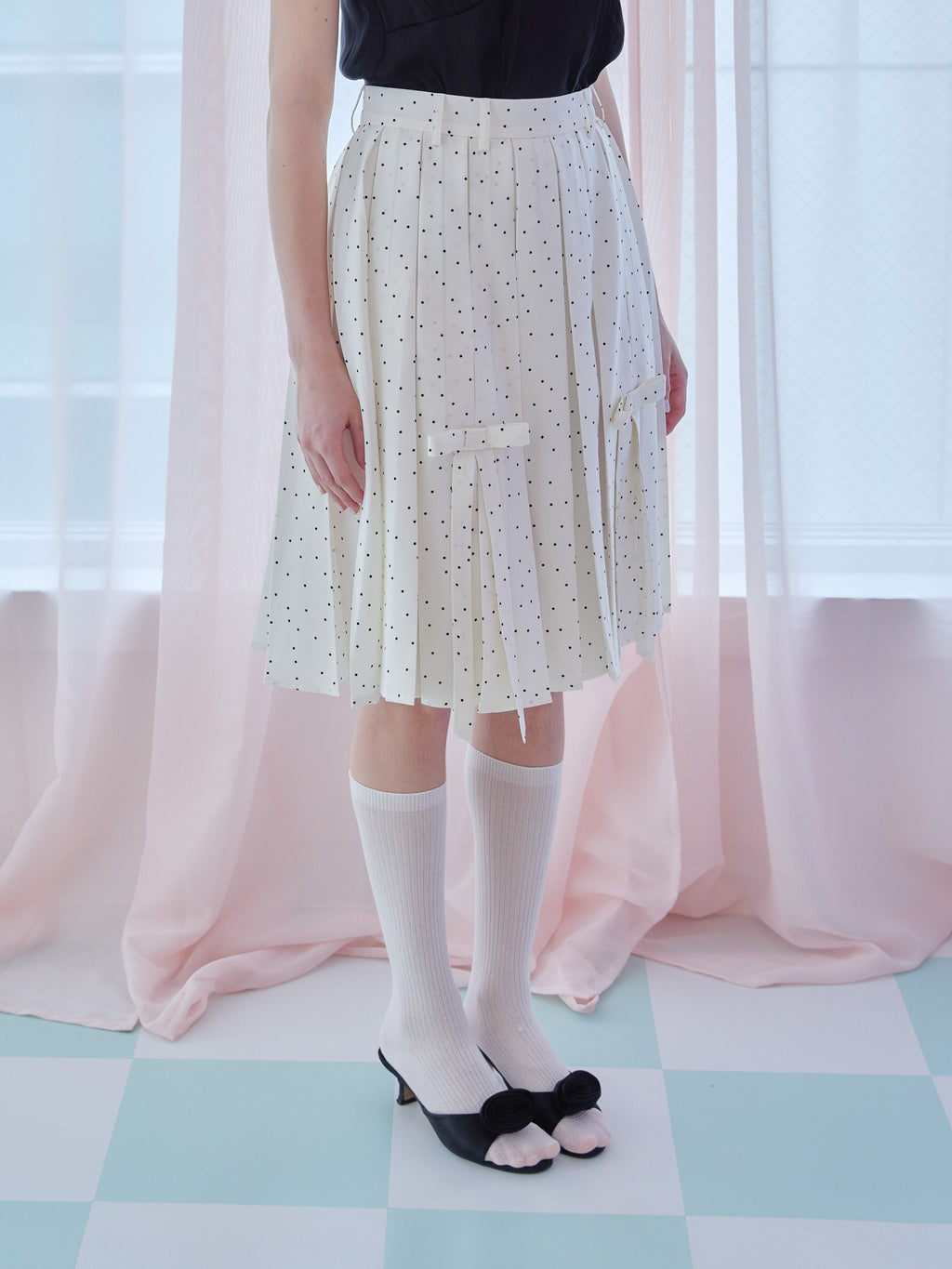 Ribbon slit pleated skirt ドット size:M model:173cm Olesia