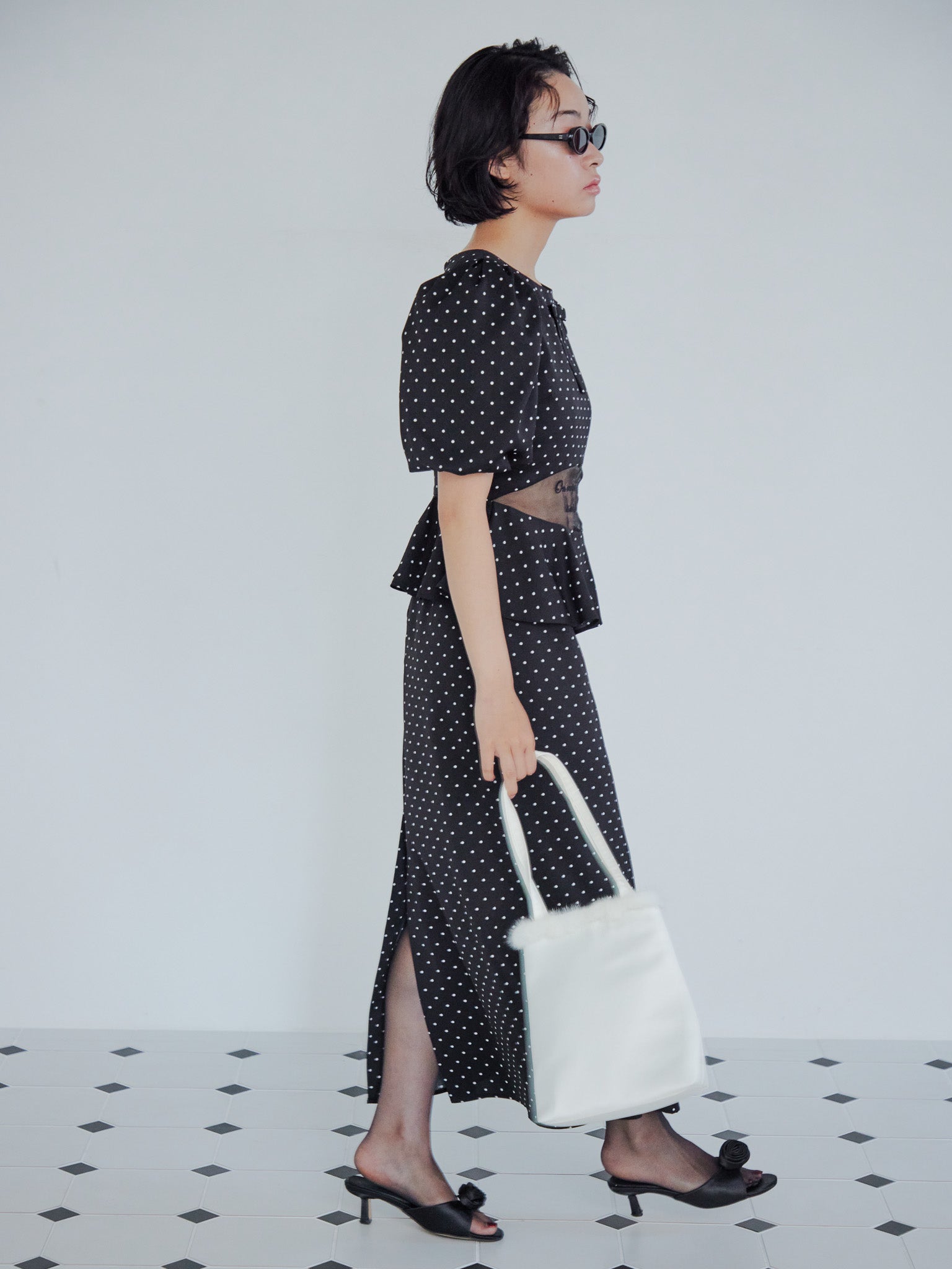 Sheer embroidered puff sleeve dress ドット size:M model:161cm 富樫かなえ