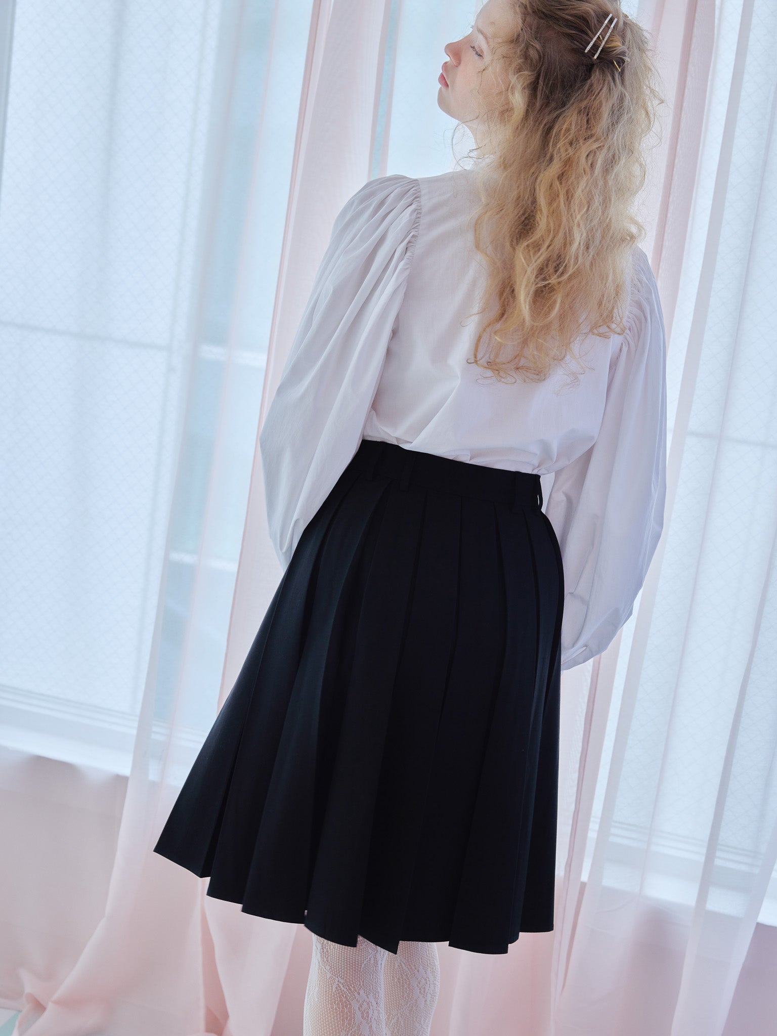 Ribbon slit pleated skirt ブラック size:M model:173cm Olesia