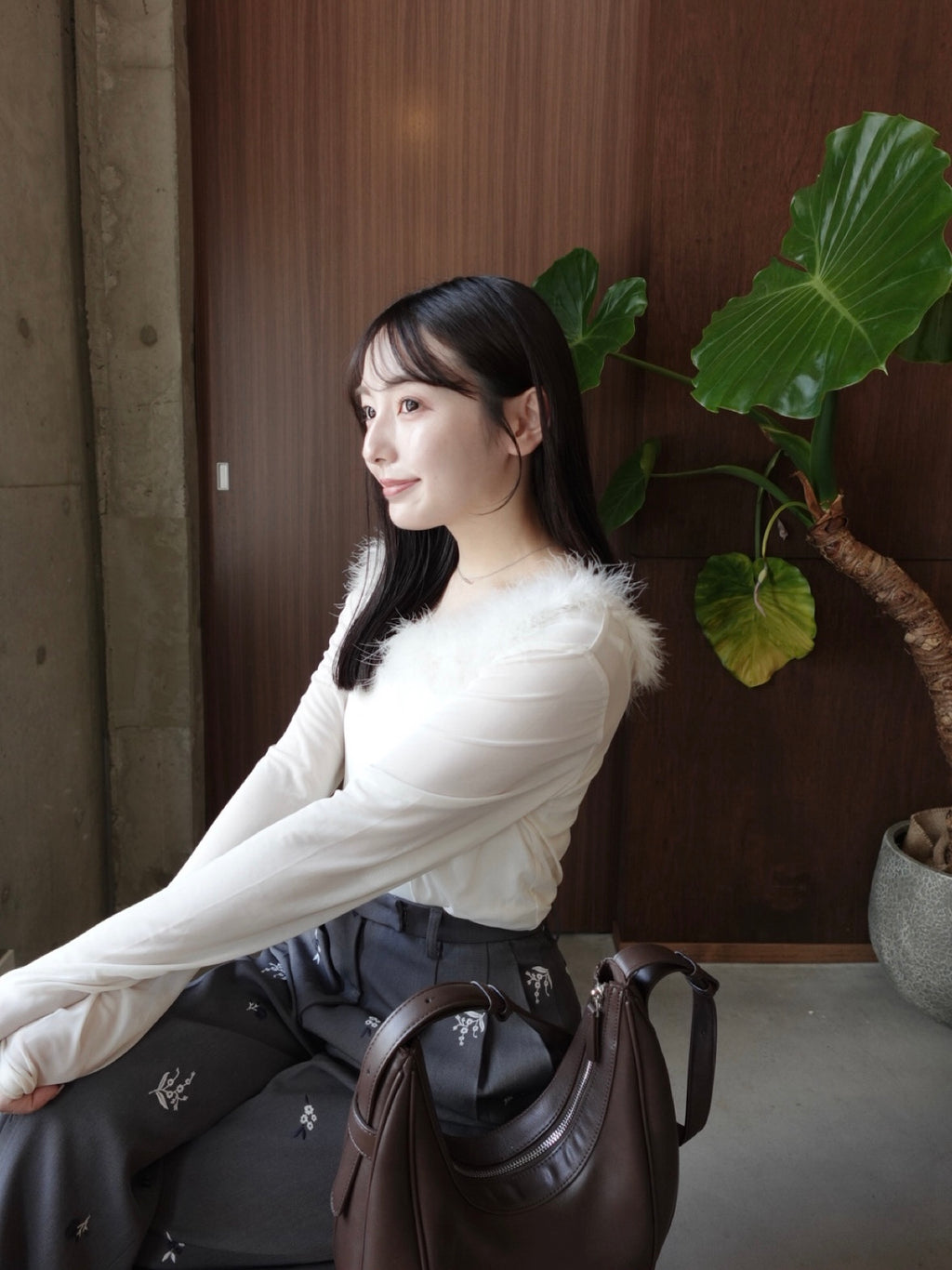 Fur trimmed sheer top クリーム