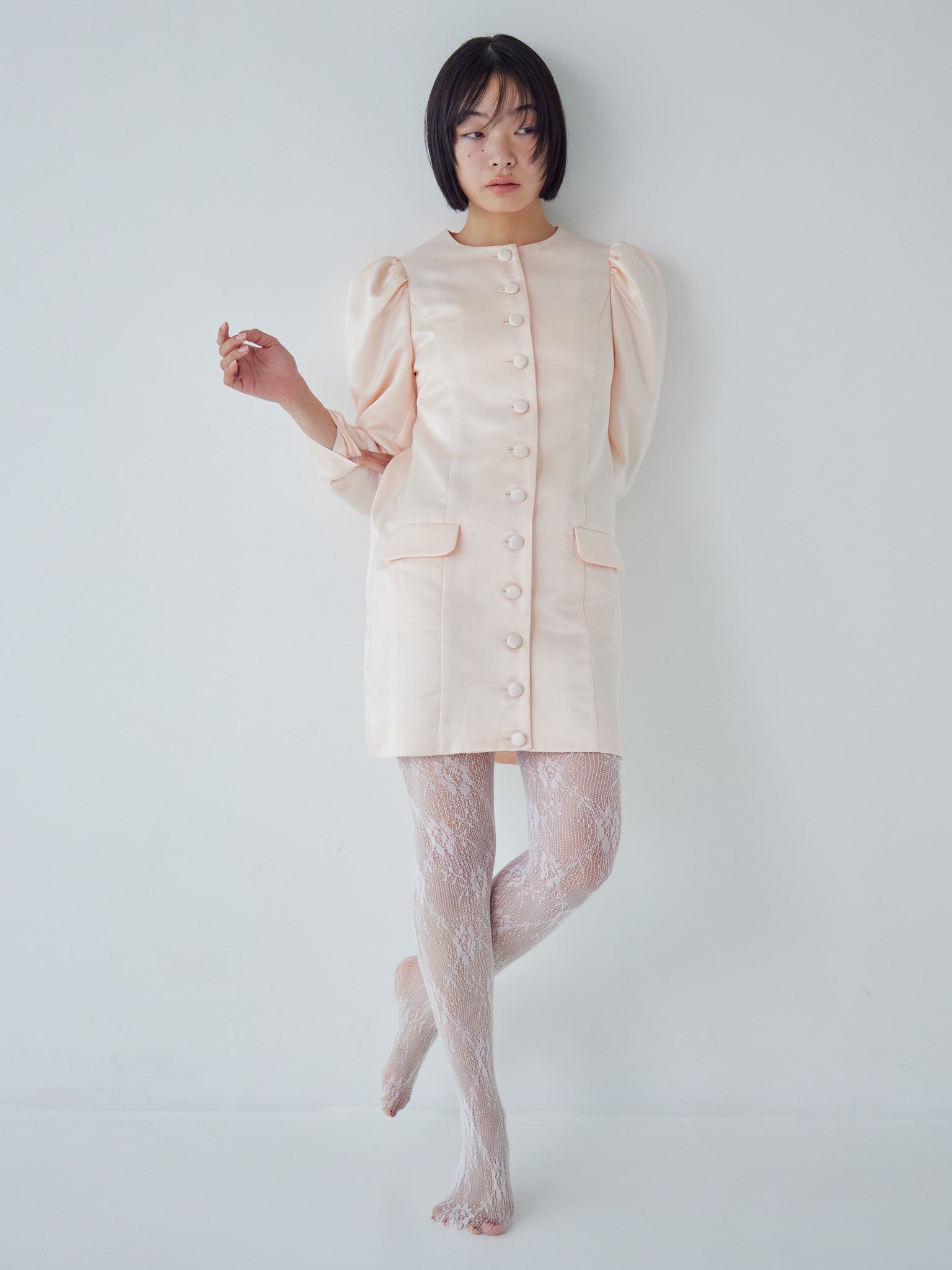 Volume sleeve mini dress ピンクベージュ size:M model:161cm 富樫かなえ