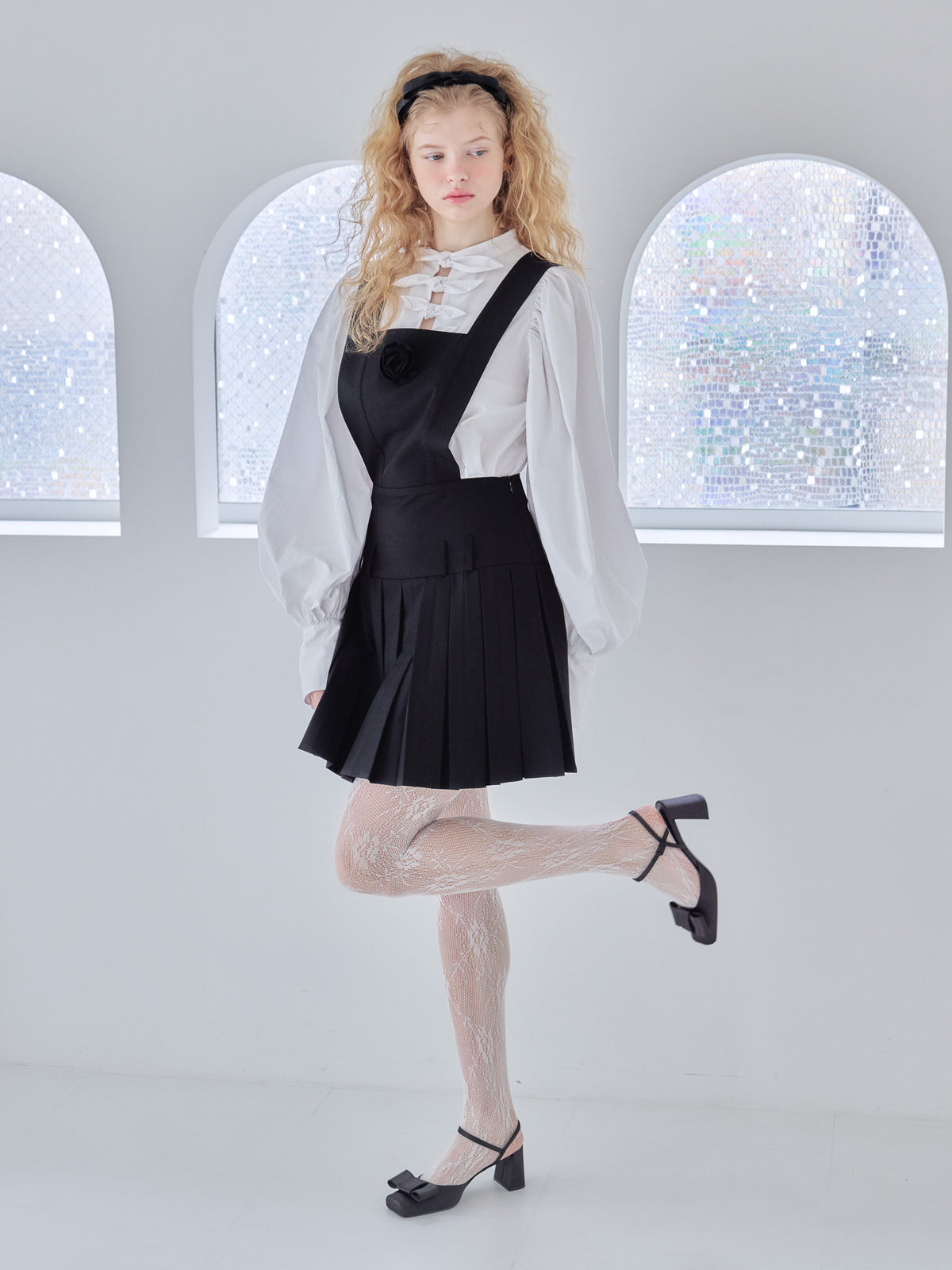 Rose pleated apron dress ブラック size:M model:173cm Olesia