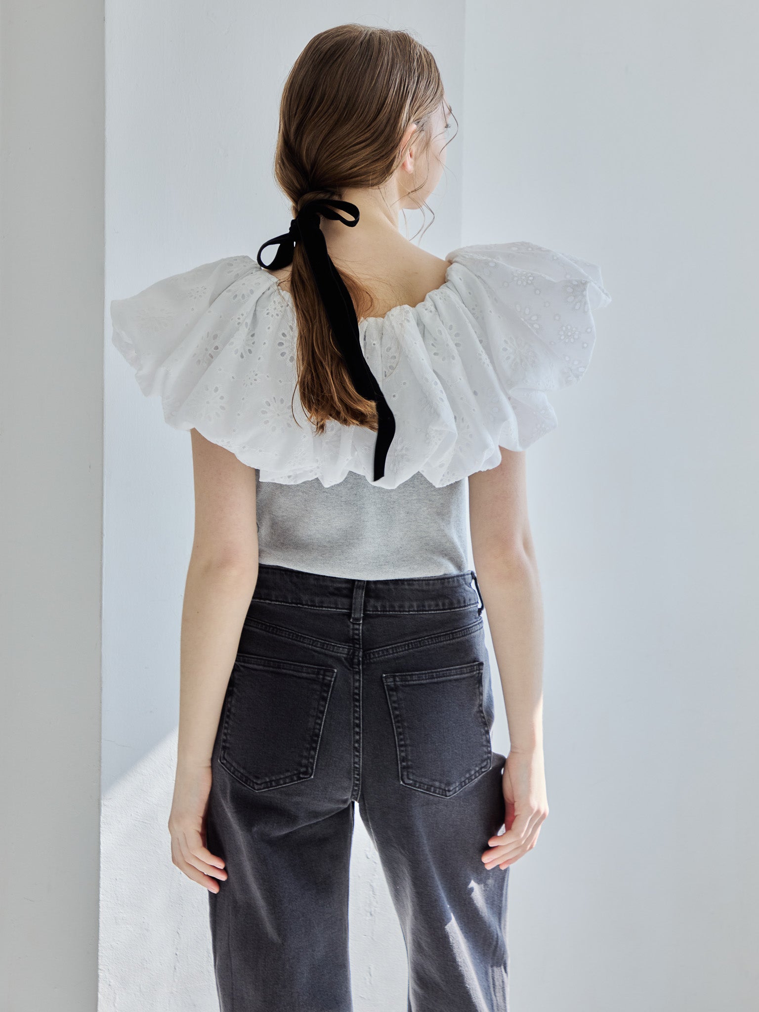 Embroidered balloon collar knit top グレー size:M model:171cm ANIUTA